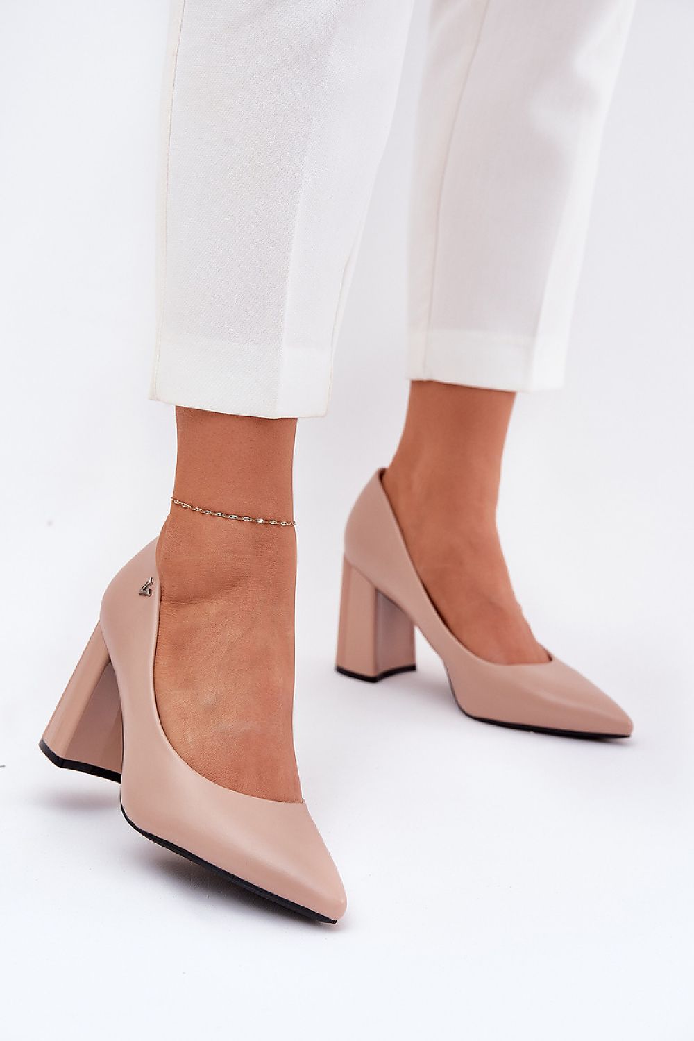 Magassárkú körömcipő model 209781 Step in style