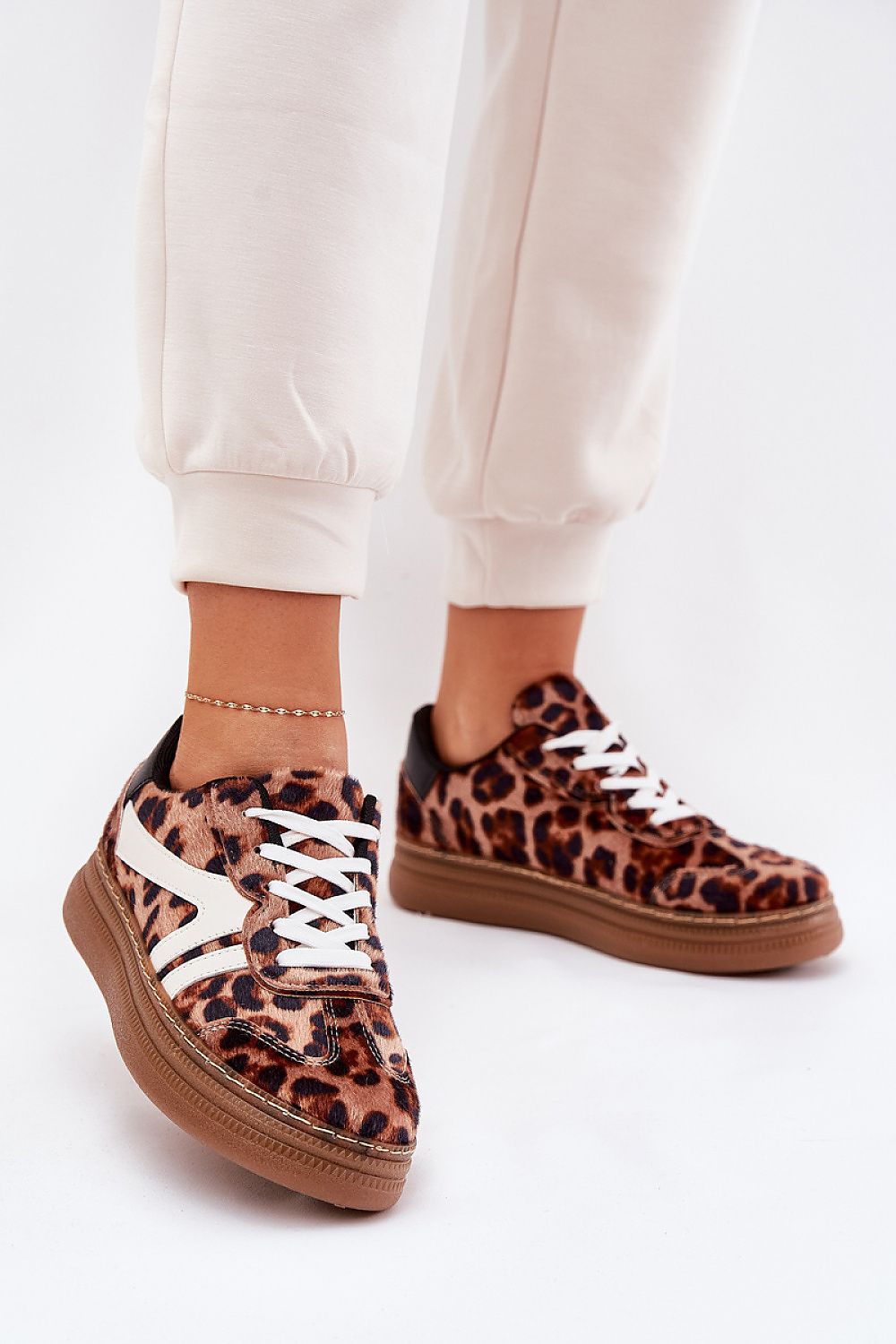 Sport cipő model 211004 Step in style