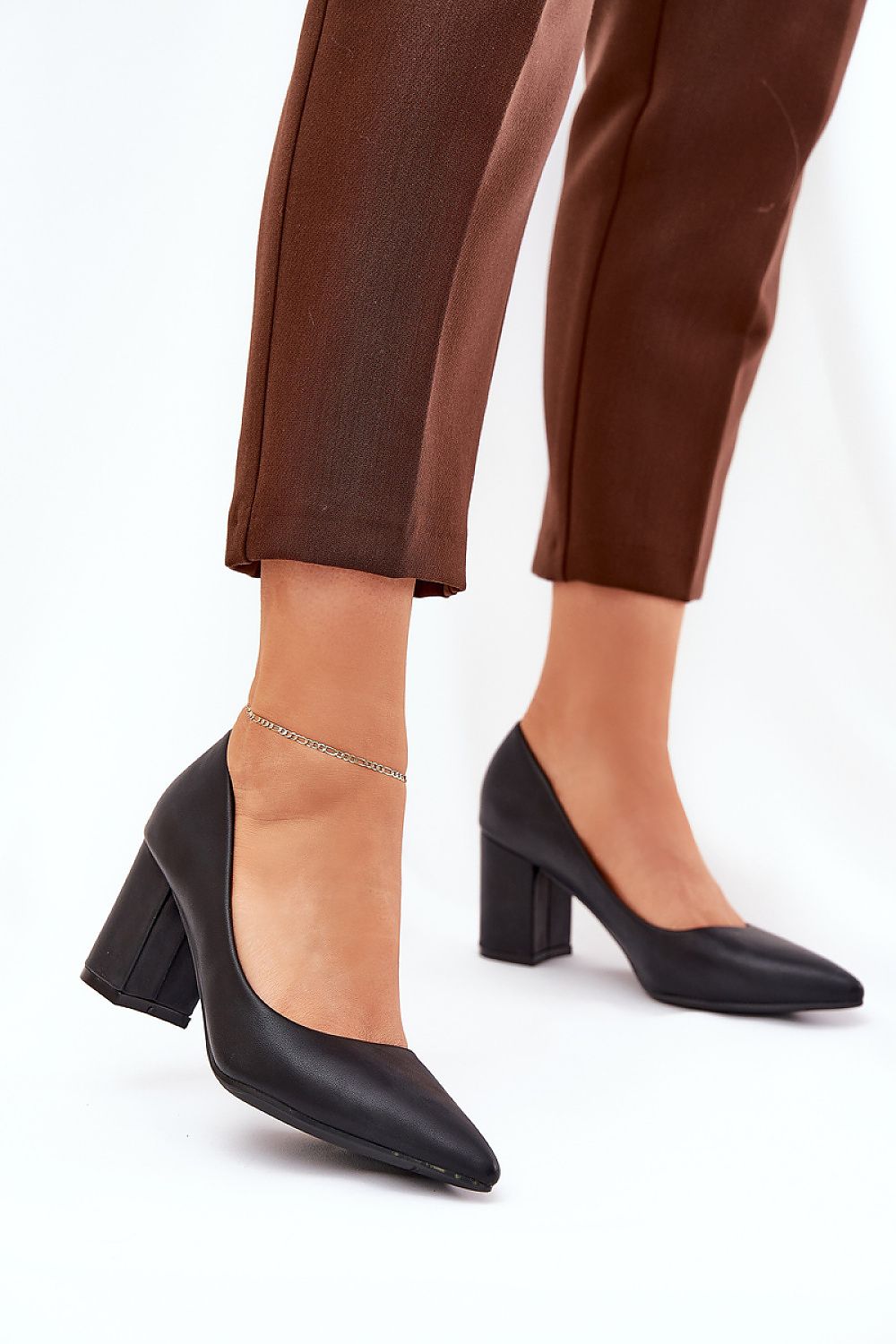 Magassárkú körömcipő model 211073 Step in style