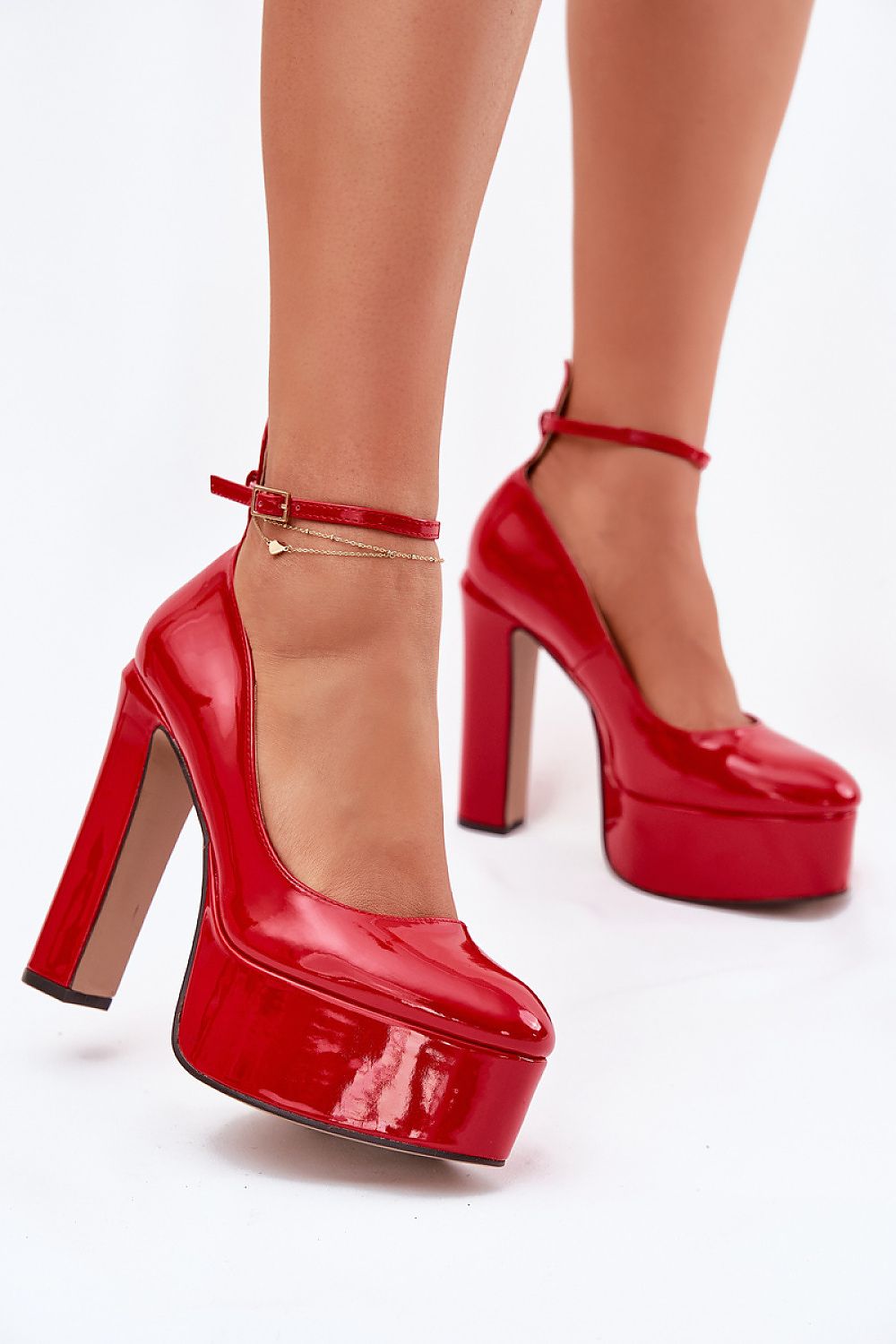 Magassárkú körömcipő model 213884 Step in style