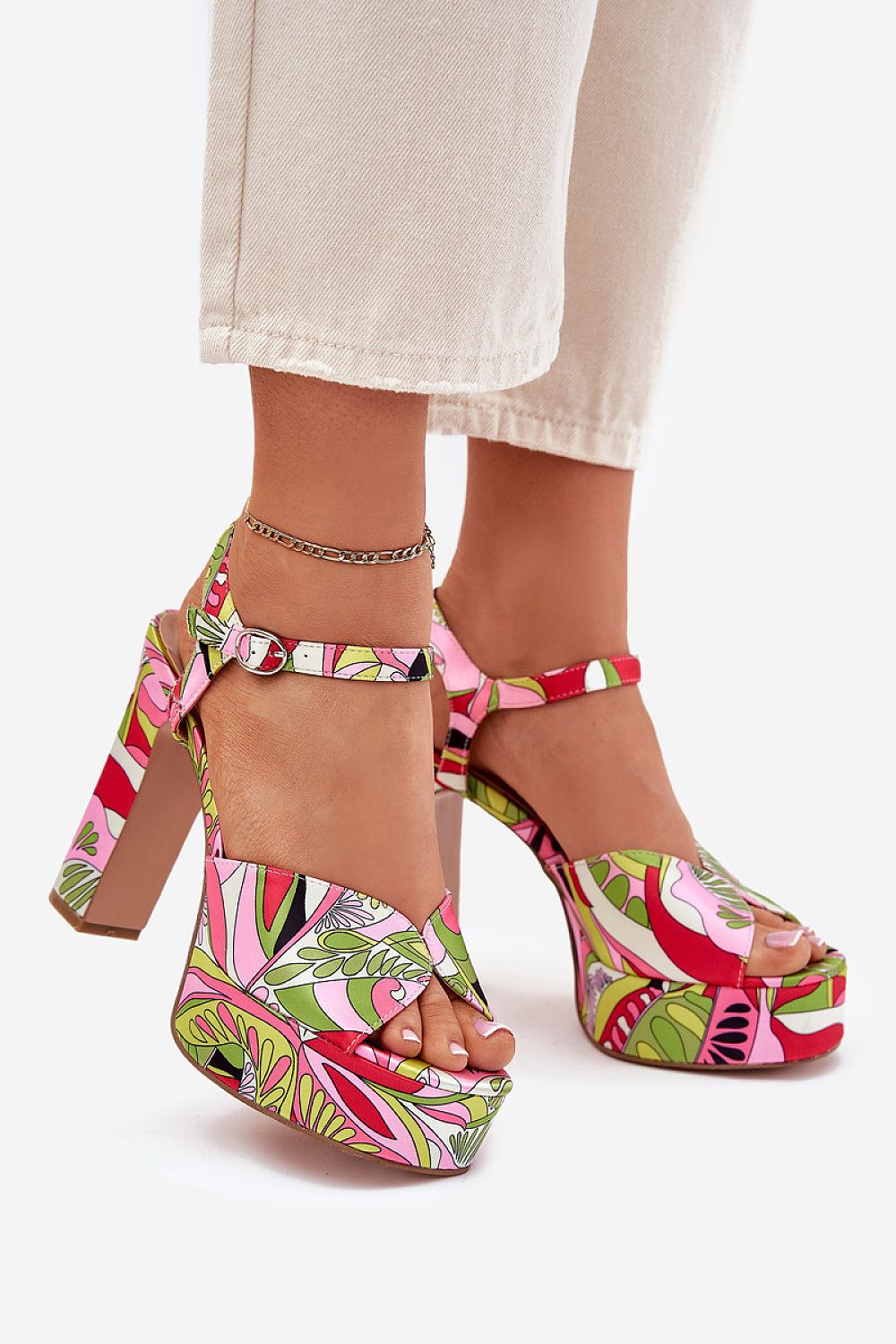 Magassarkú szandál model 214389 Step in style