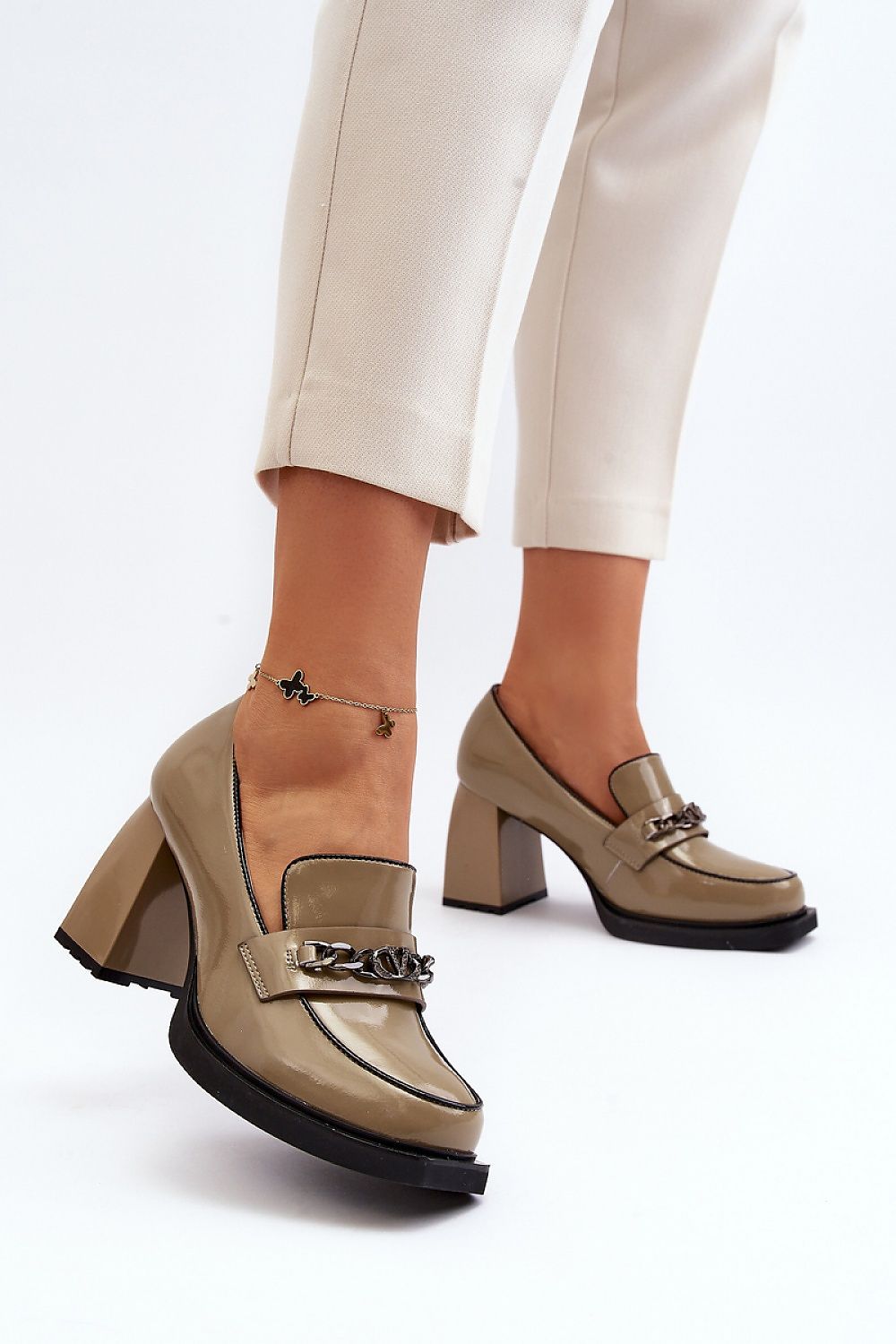  Magassárkú körömcipő model 193347 Step in style 