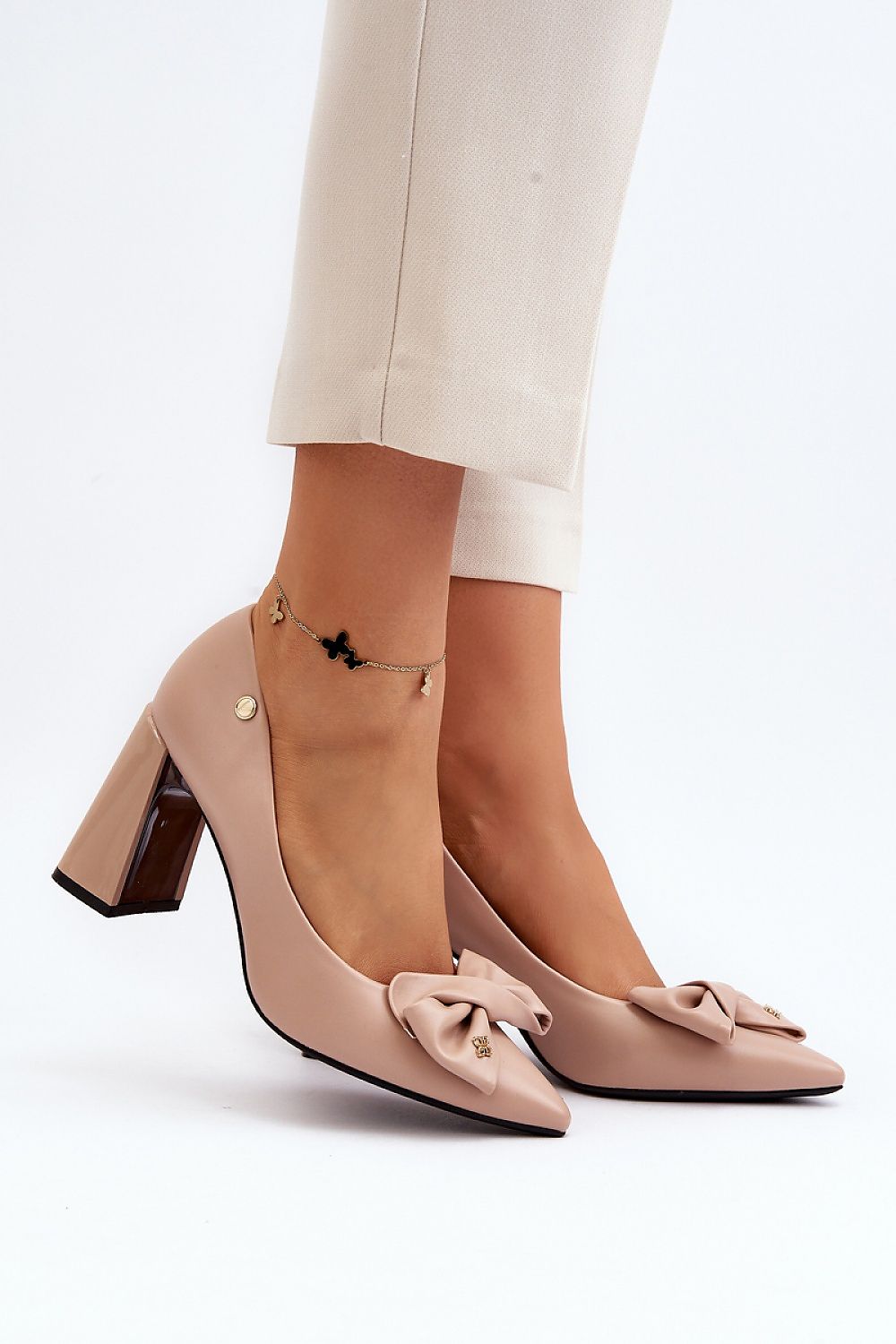  Magassárkú körömcipő model 193388 Step in style 