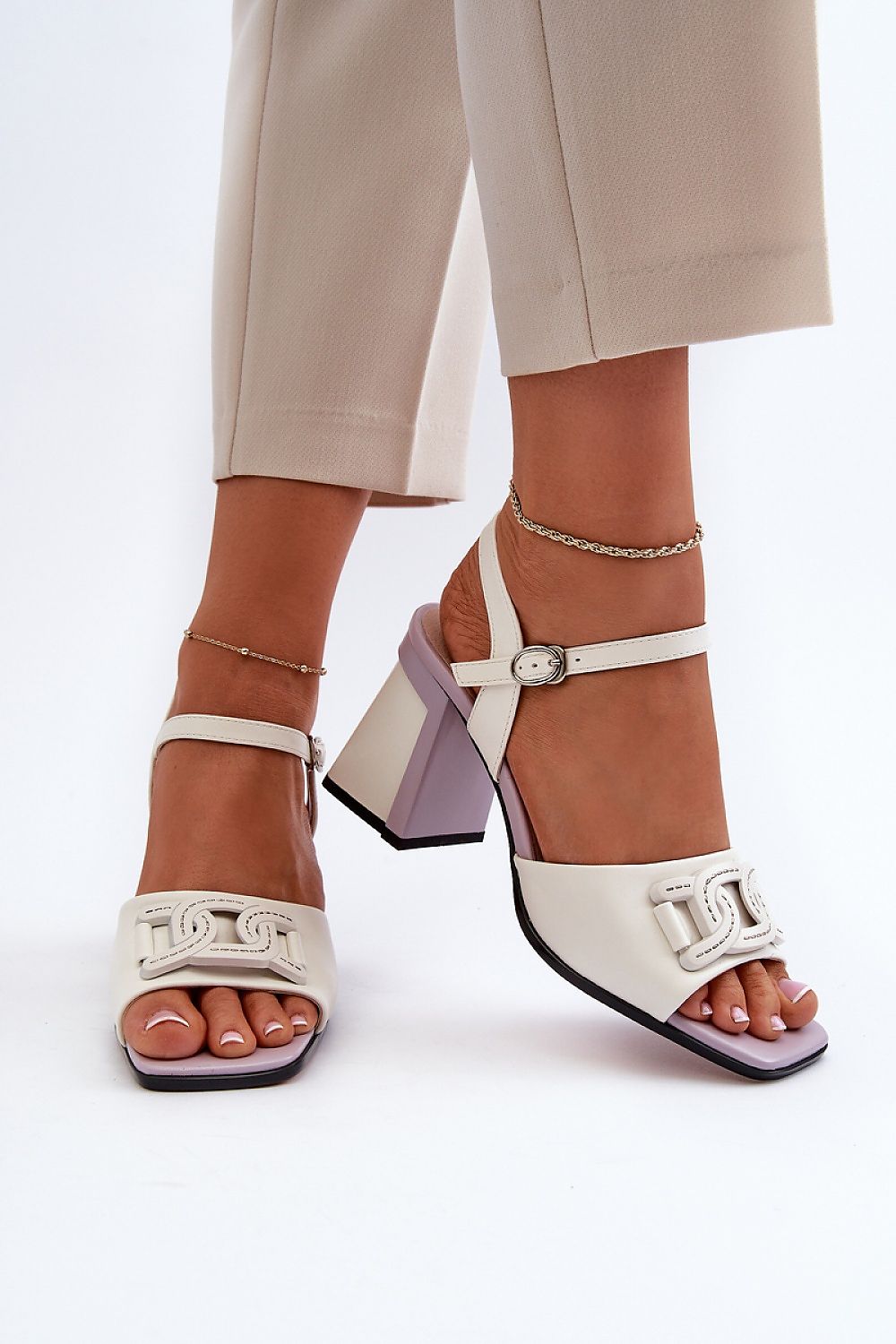  Magassarkú szandál model 195418 Step in style 
