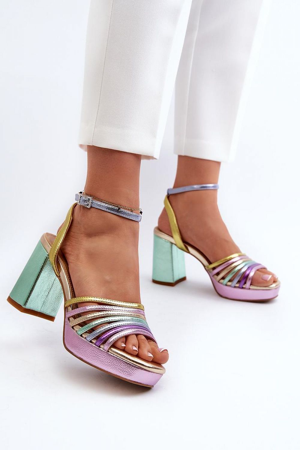  Magassarkú szandál model 196965 Step in style 