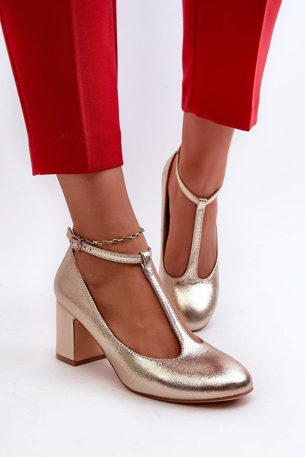  Magassárkú körömcipő model 197241 Step in style 