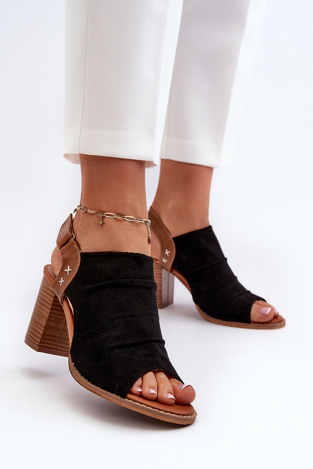  Magassarkú szandál model 198811 Step in style 
