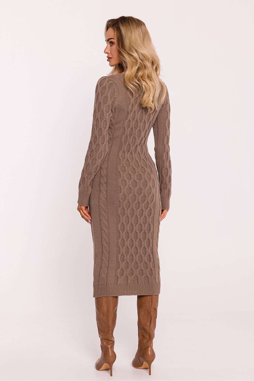  Hétköznapi ruha model 200908 Moe 