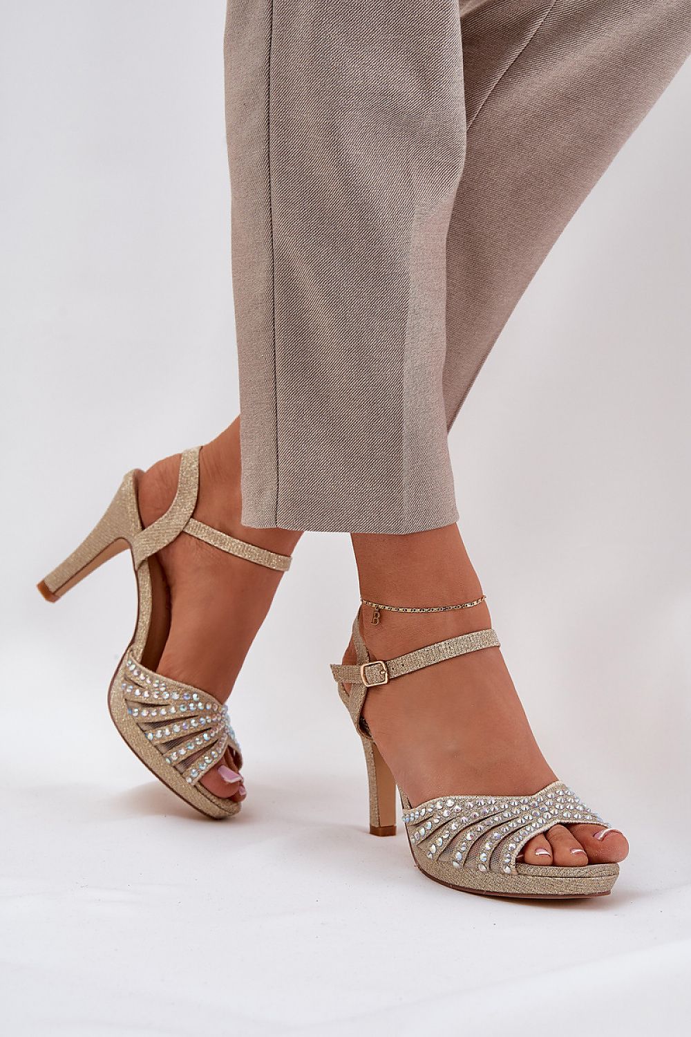  Magassarkú szandál model 210697 Step in style 