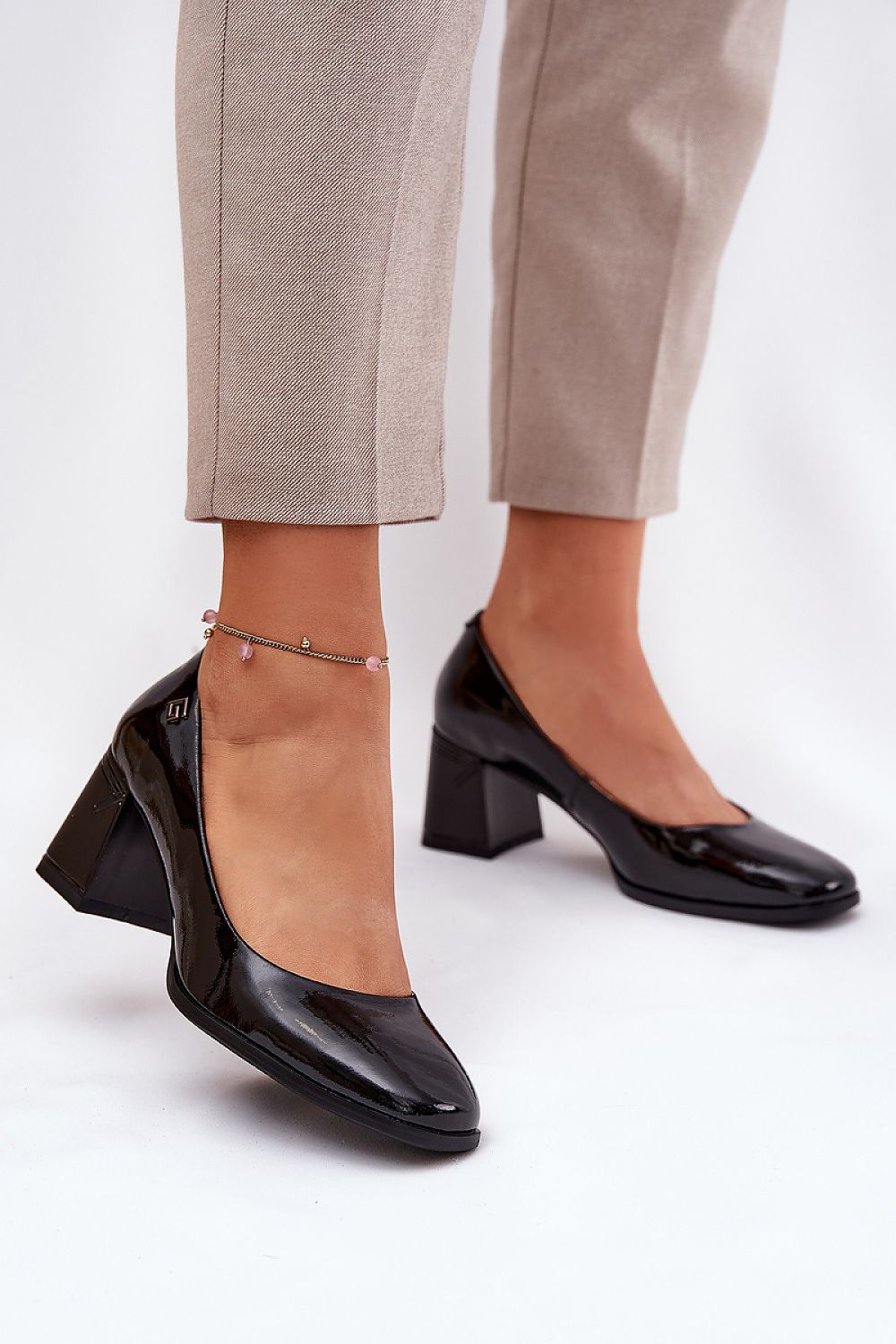  Magassárkú körömcipő model 211071 Step in style 