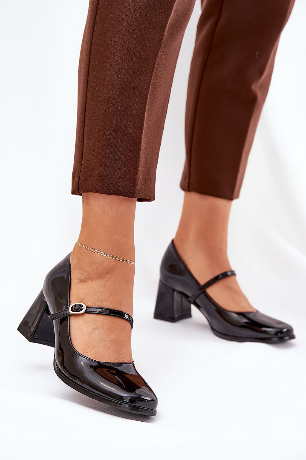  Magassárkú körömcipő model 211087 Step in style 