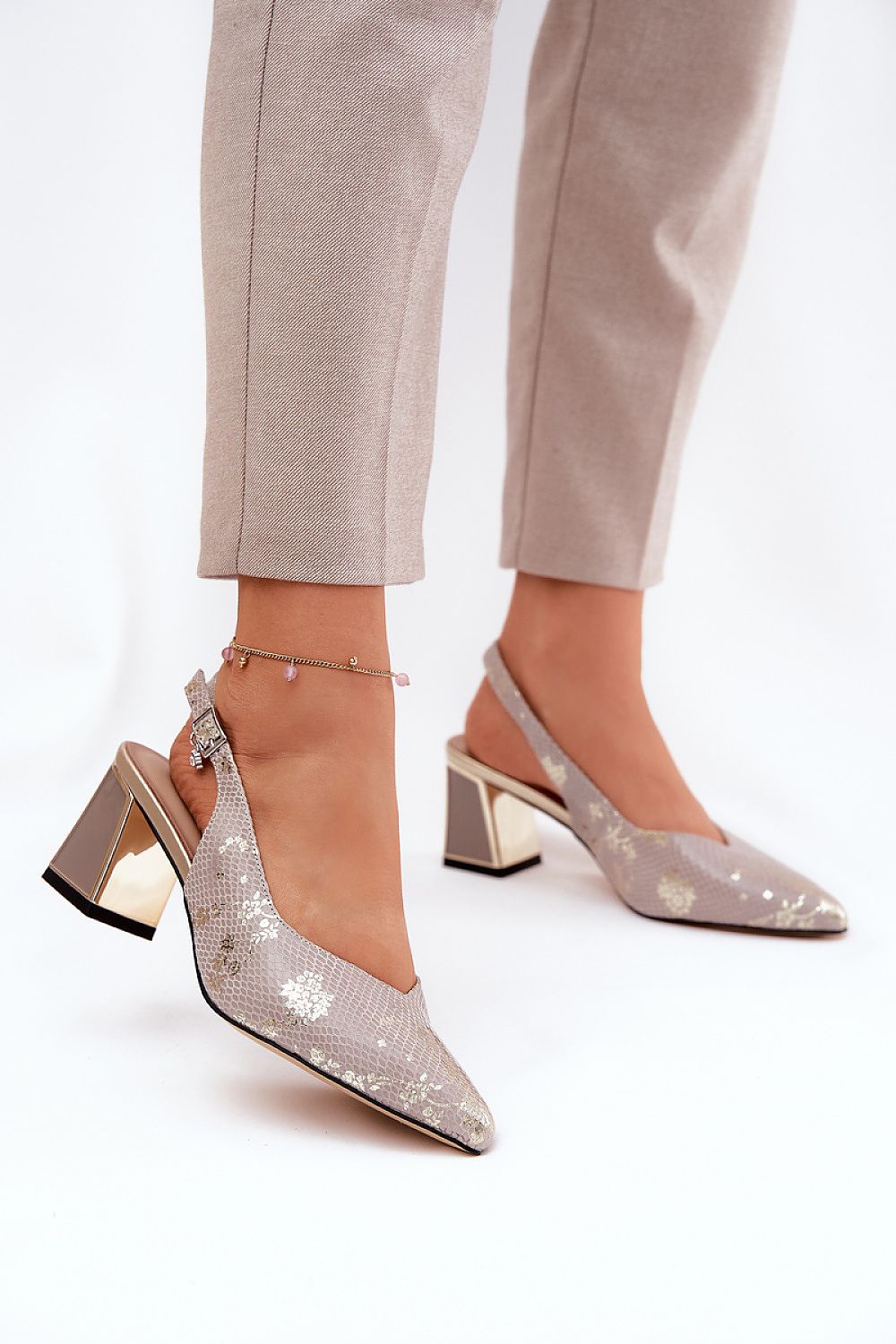  Magassarkú szandál model 211372 Step in style 