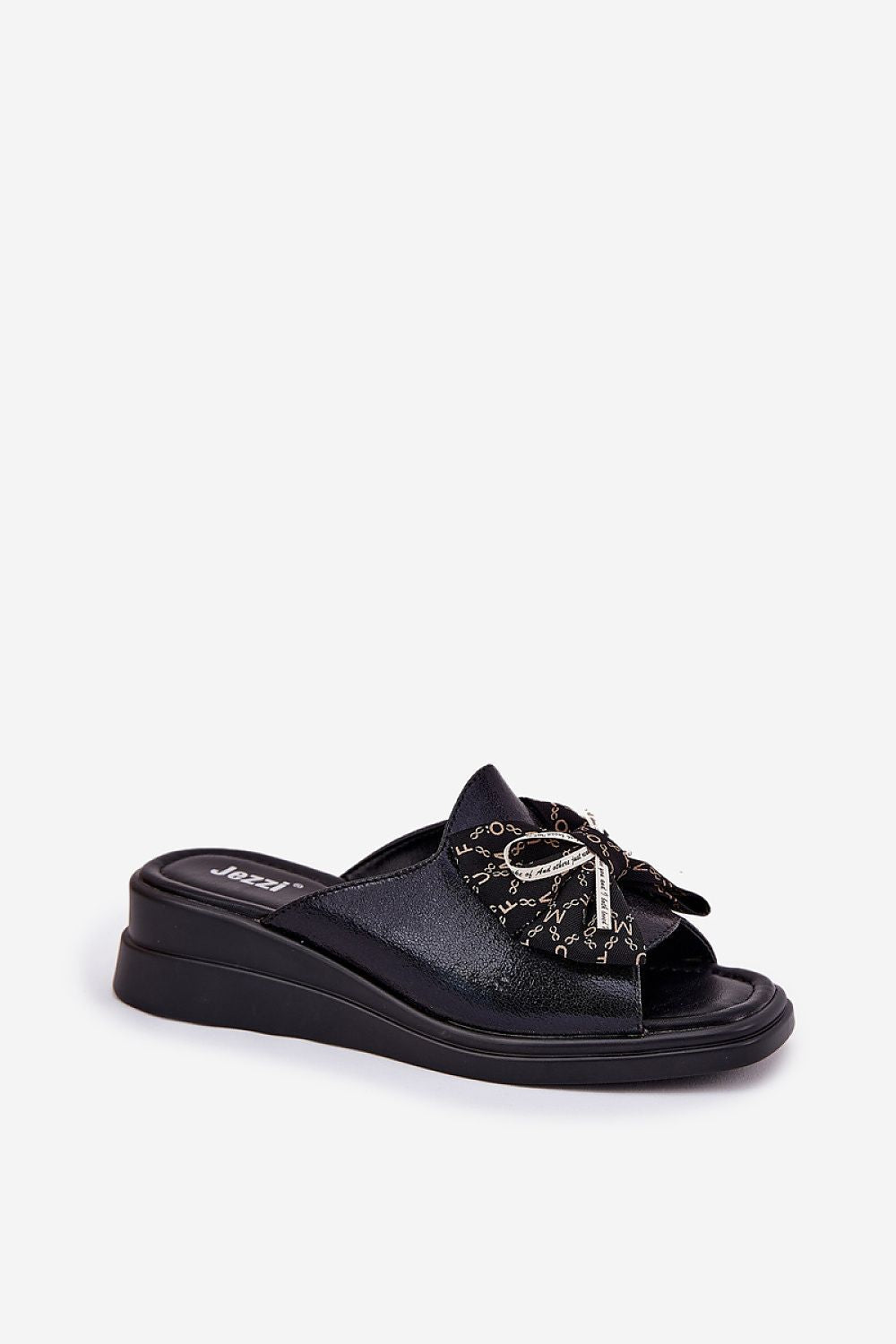  Papucs model 211953 Step in style 