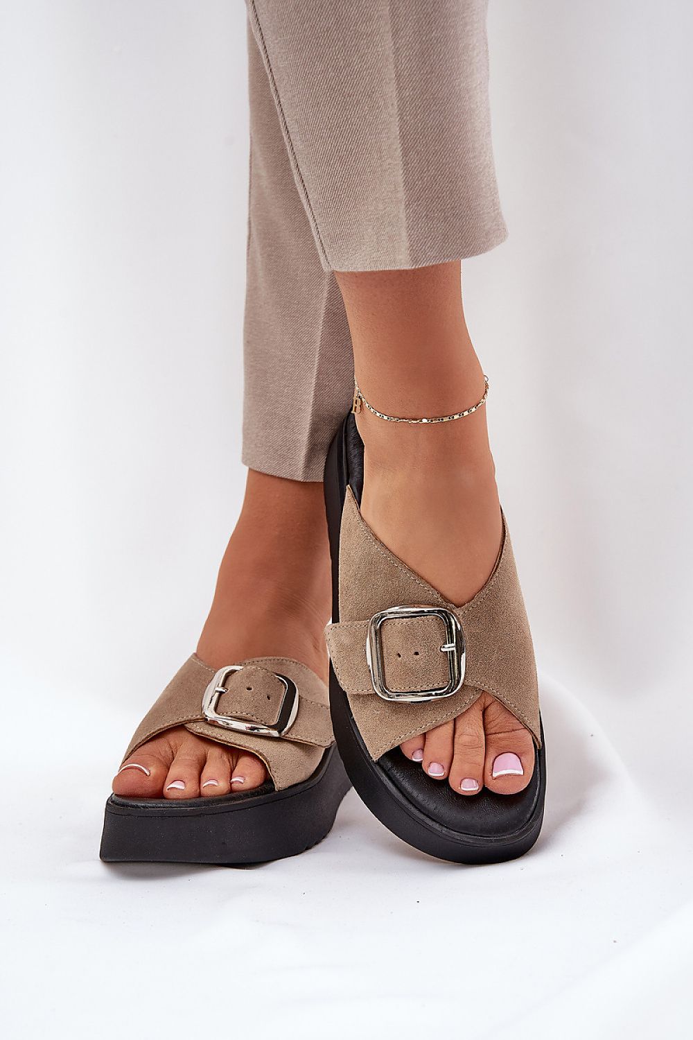  Papucs model 211968 Step in style 