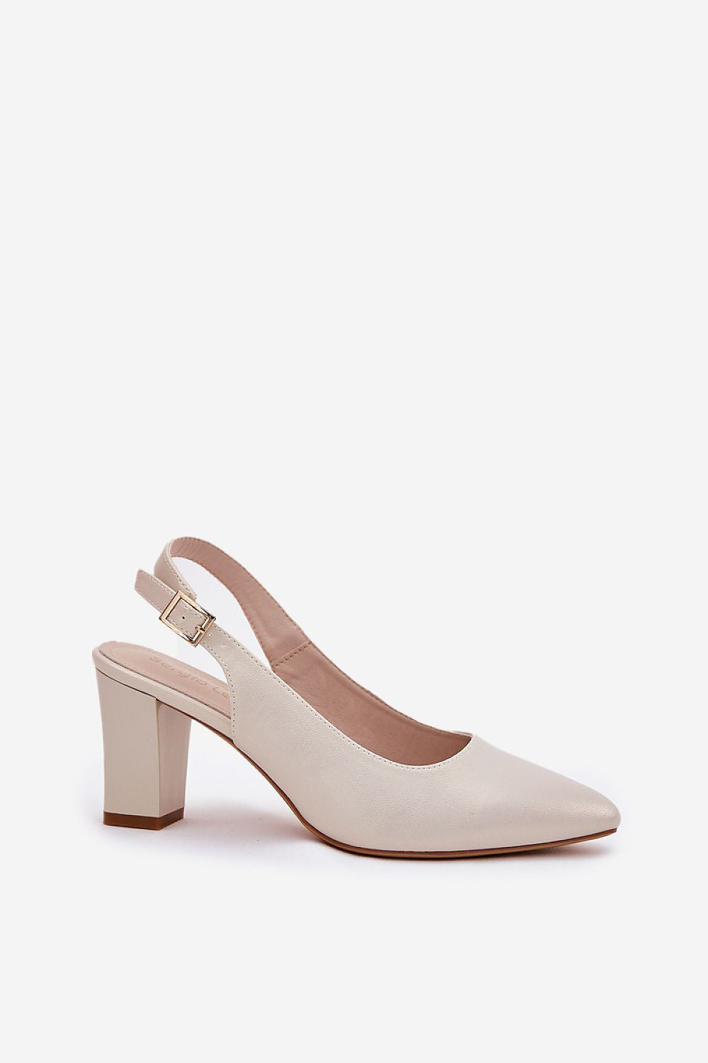  Magassárkú körömcipő model 211980 Step in style 