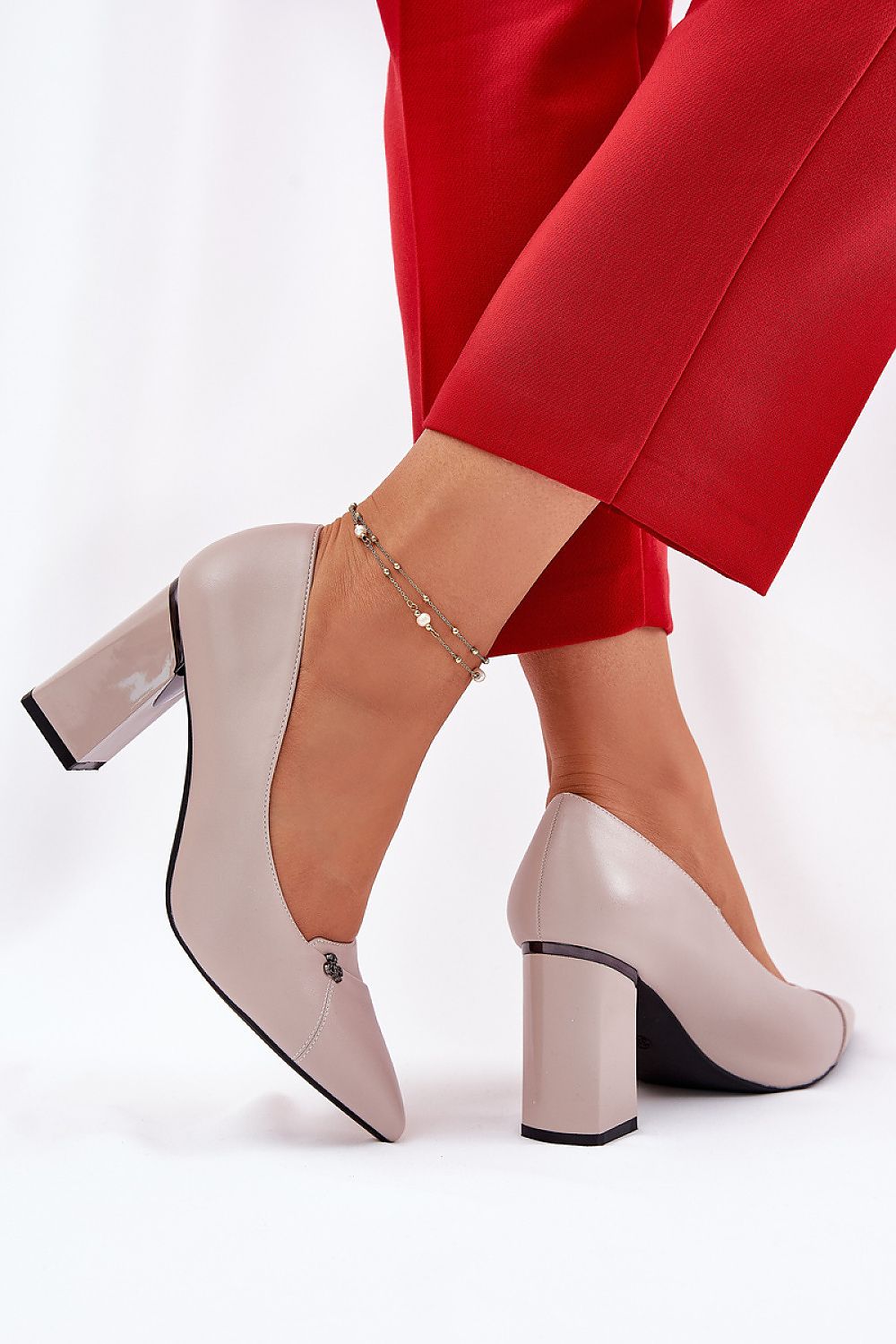  Magassárkú körömcipő model 211982 Step in style 