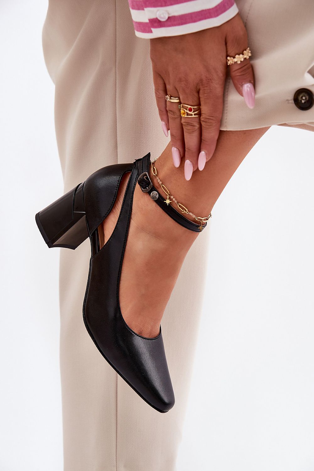  Magassárkú körömcipő model 212614 Step in style 