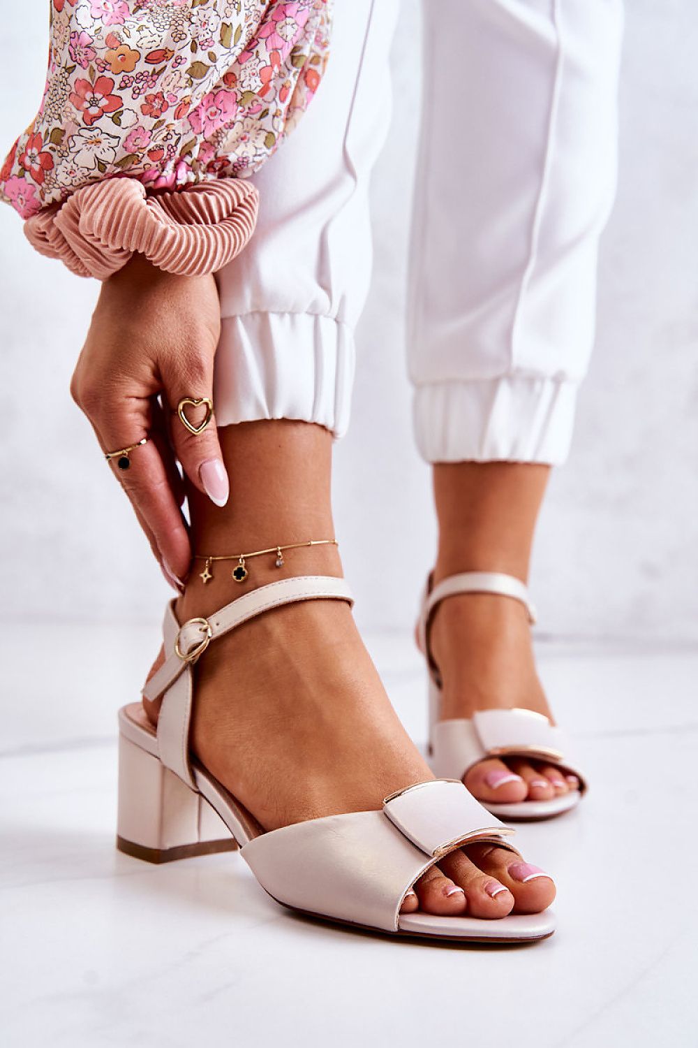  Magassarkú szandál model 212717 Step in style 