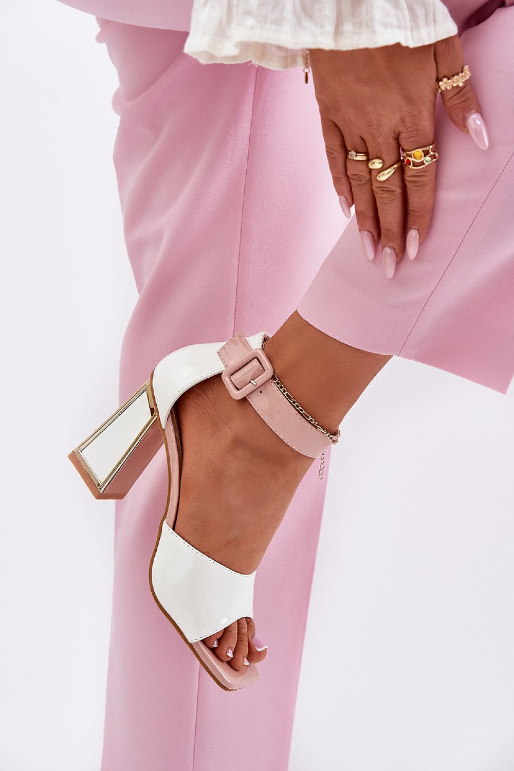  Magassarkú szandál model 212823 Step in style 