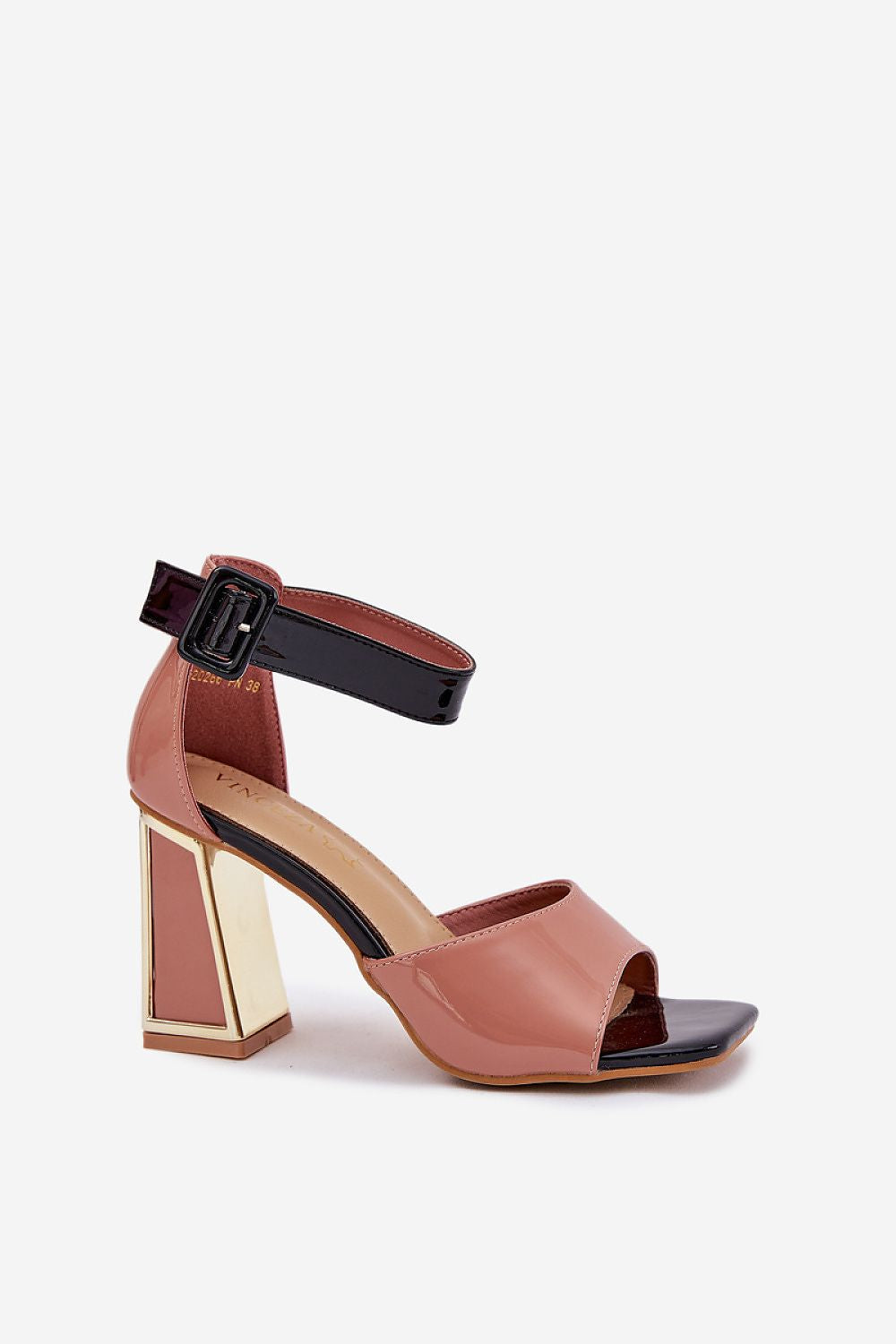  Magassarkú szandál model 212824 Step in style 