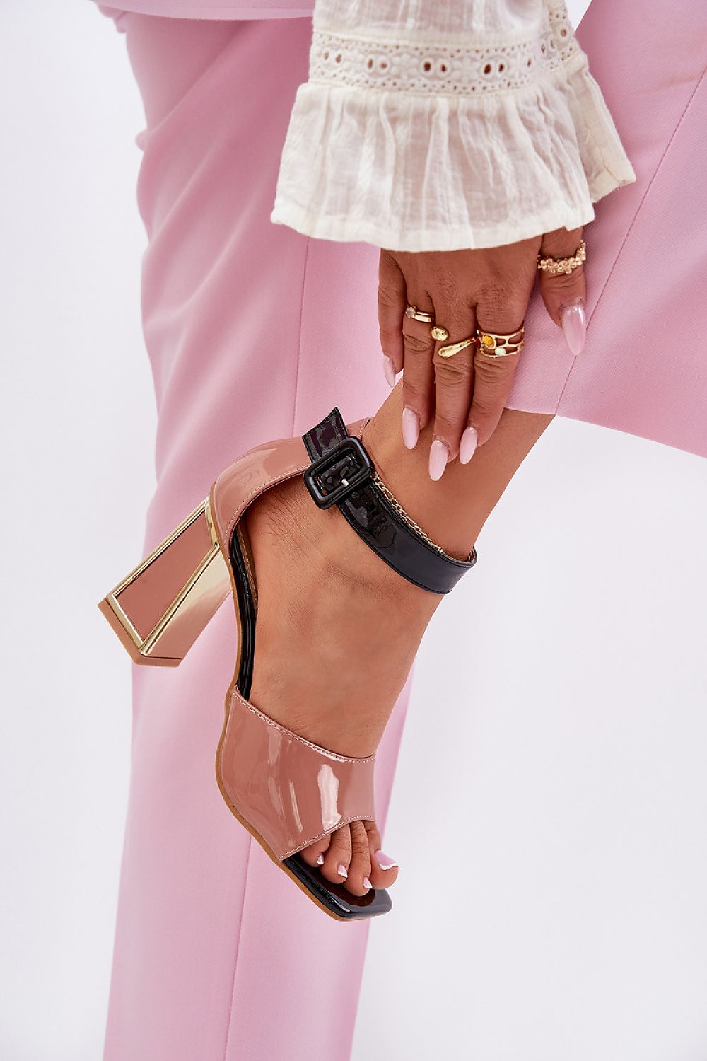  Magassarkú szandál model 212824 Step in style 