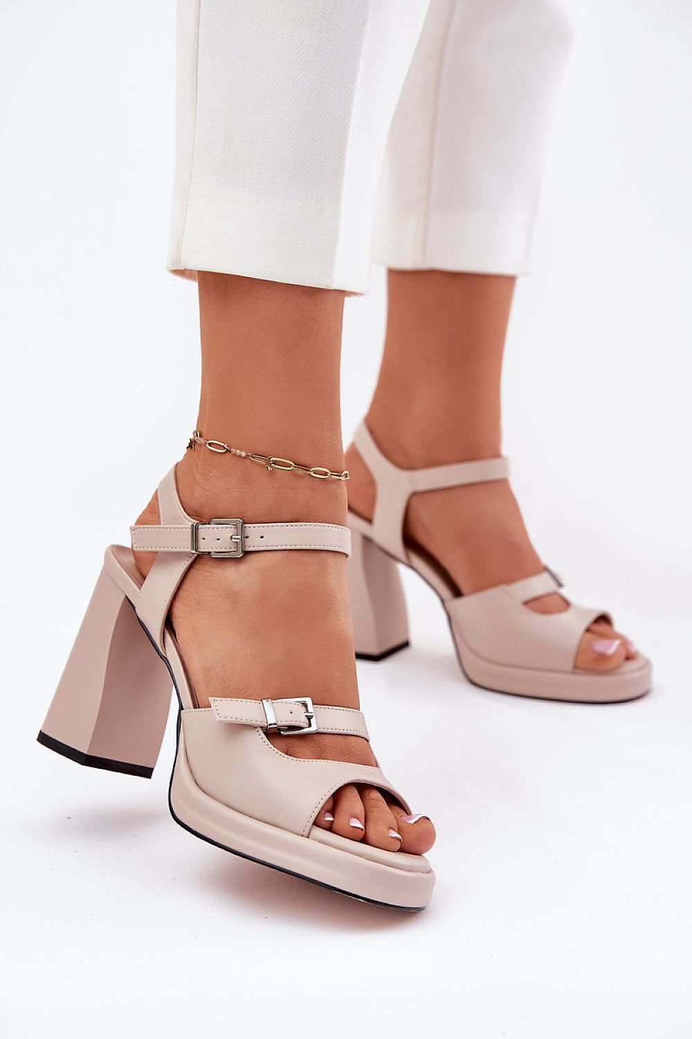  Magassarkú szandál model 212826 Step in style 