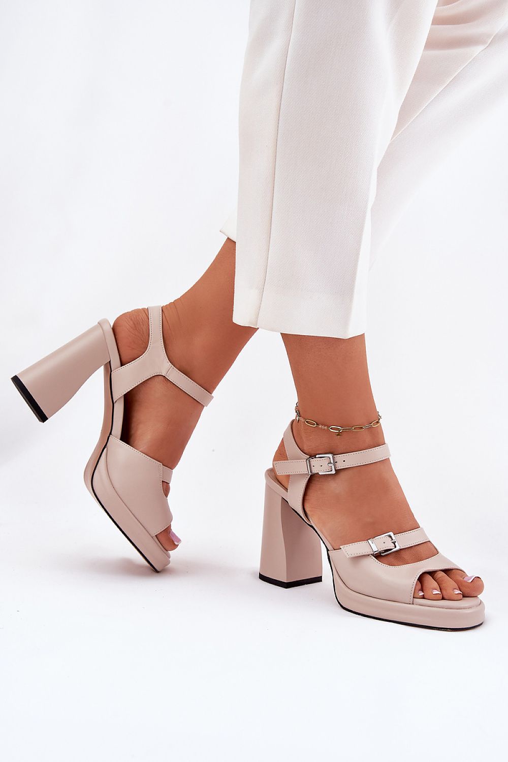  Magassarkú szandál model 212826 Step in style 