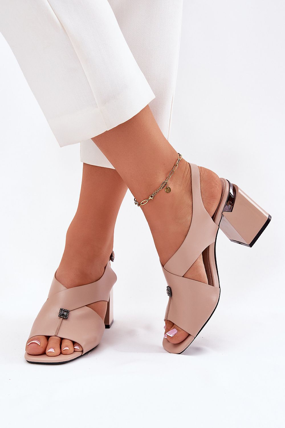  Magassarkú szandál model 212827 Step in style 