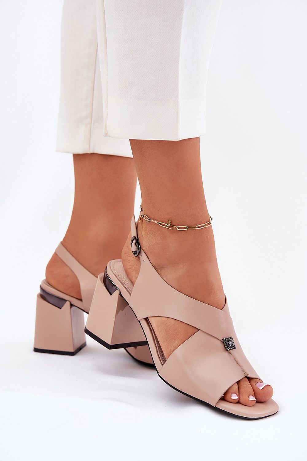  Magassarkú szandál model 212827 Step in style 