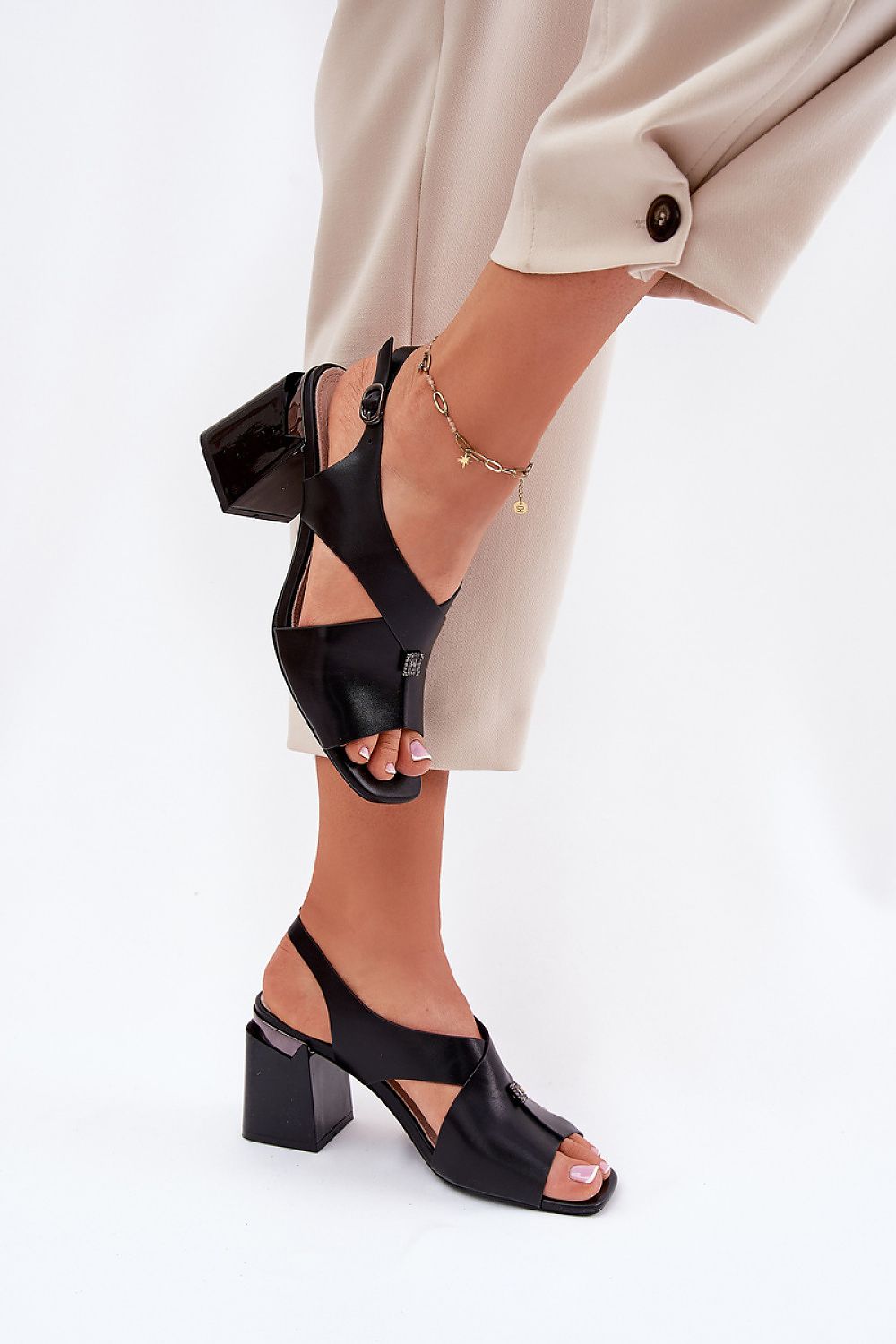  Magassarkú szandál model 212828 Step in style 