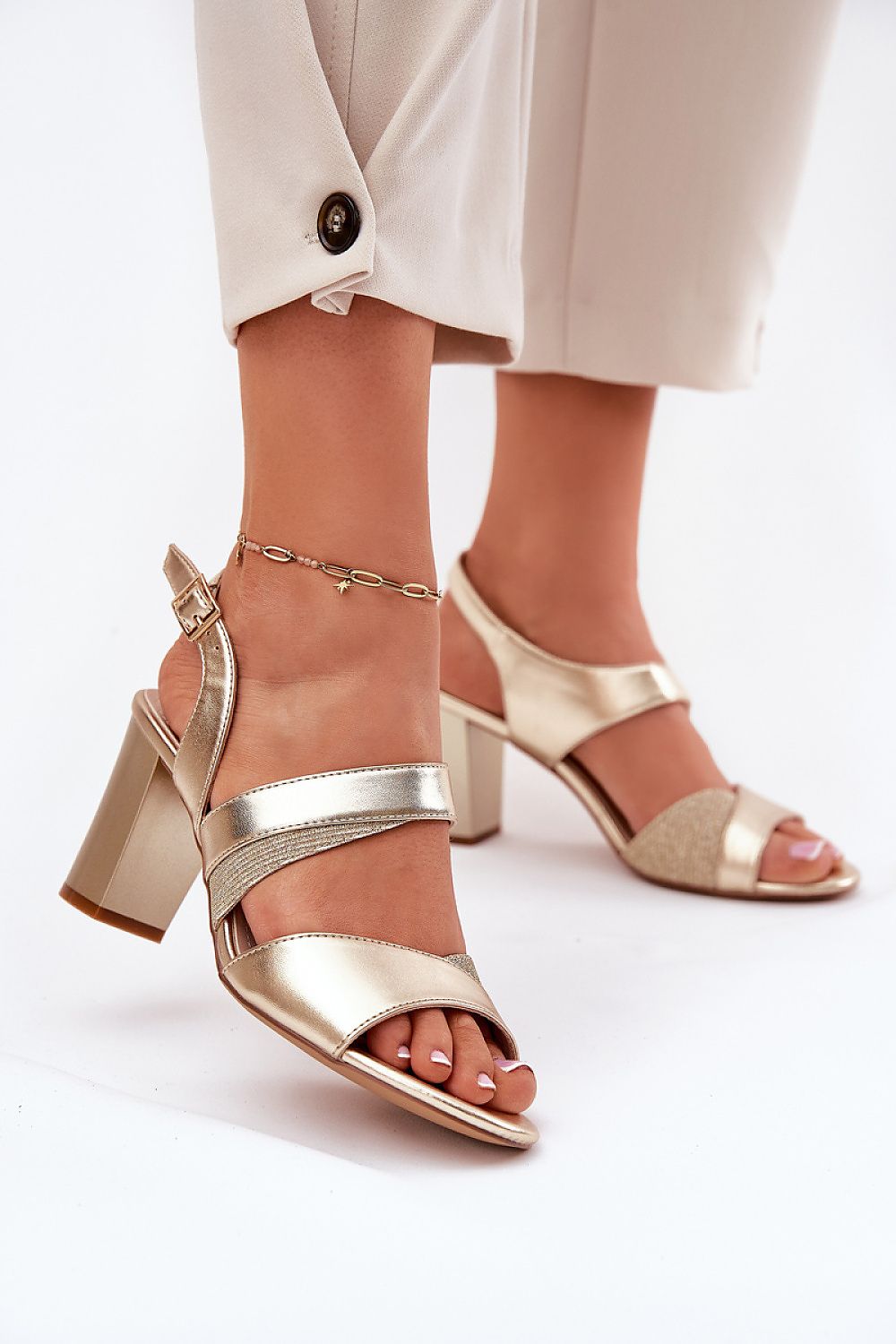  Magassarkú szandál model 212907 Step in style 