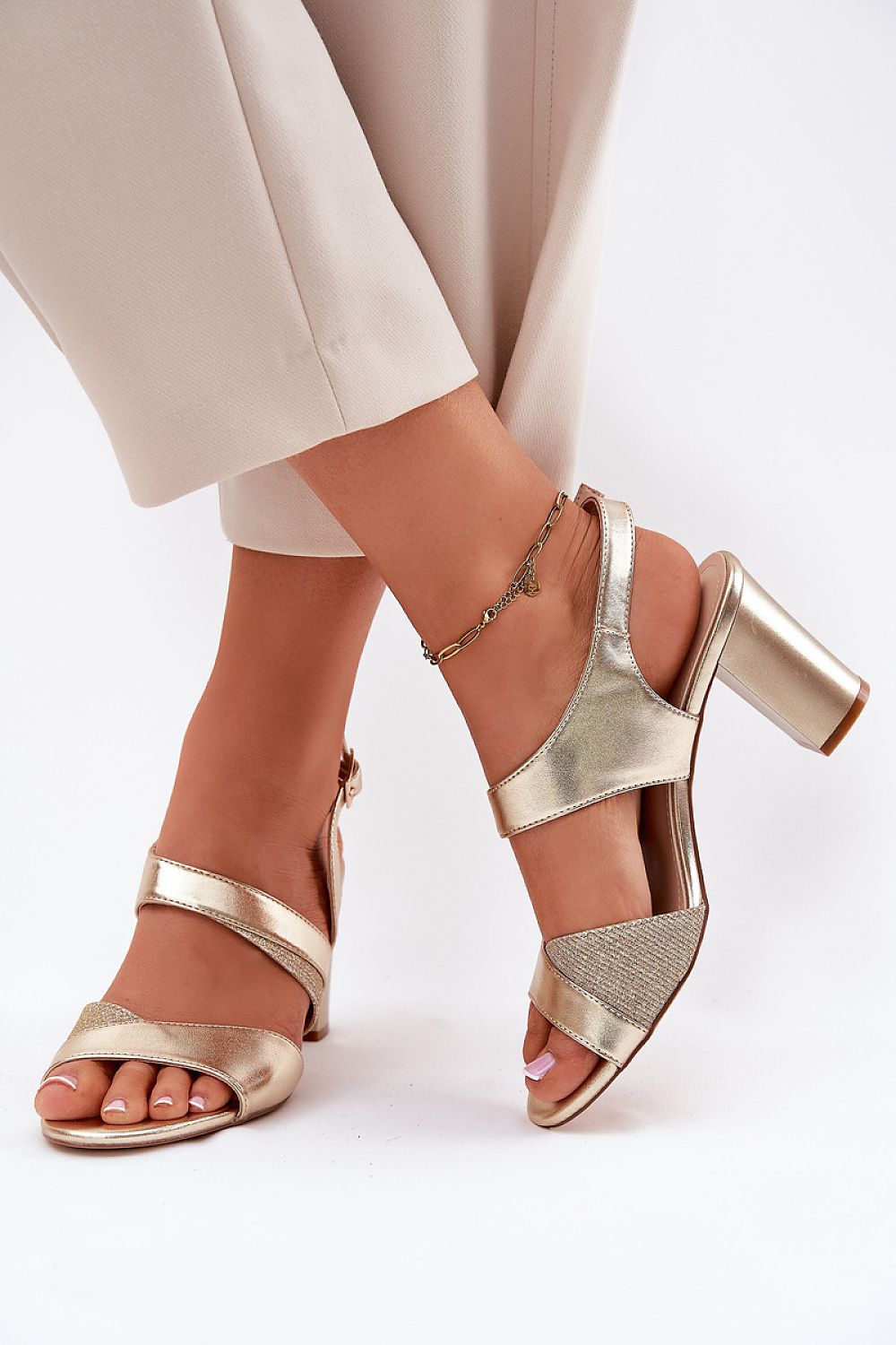  Magassarkú szandál model 212907 Step in style 