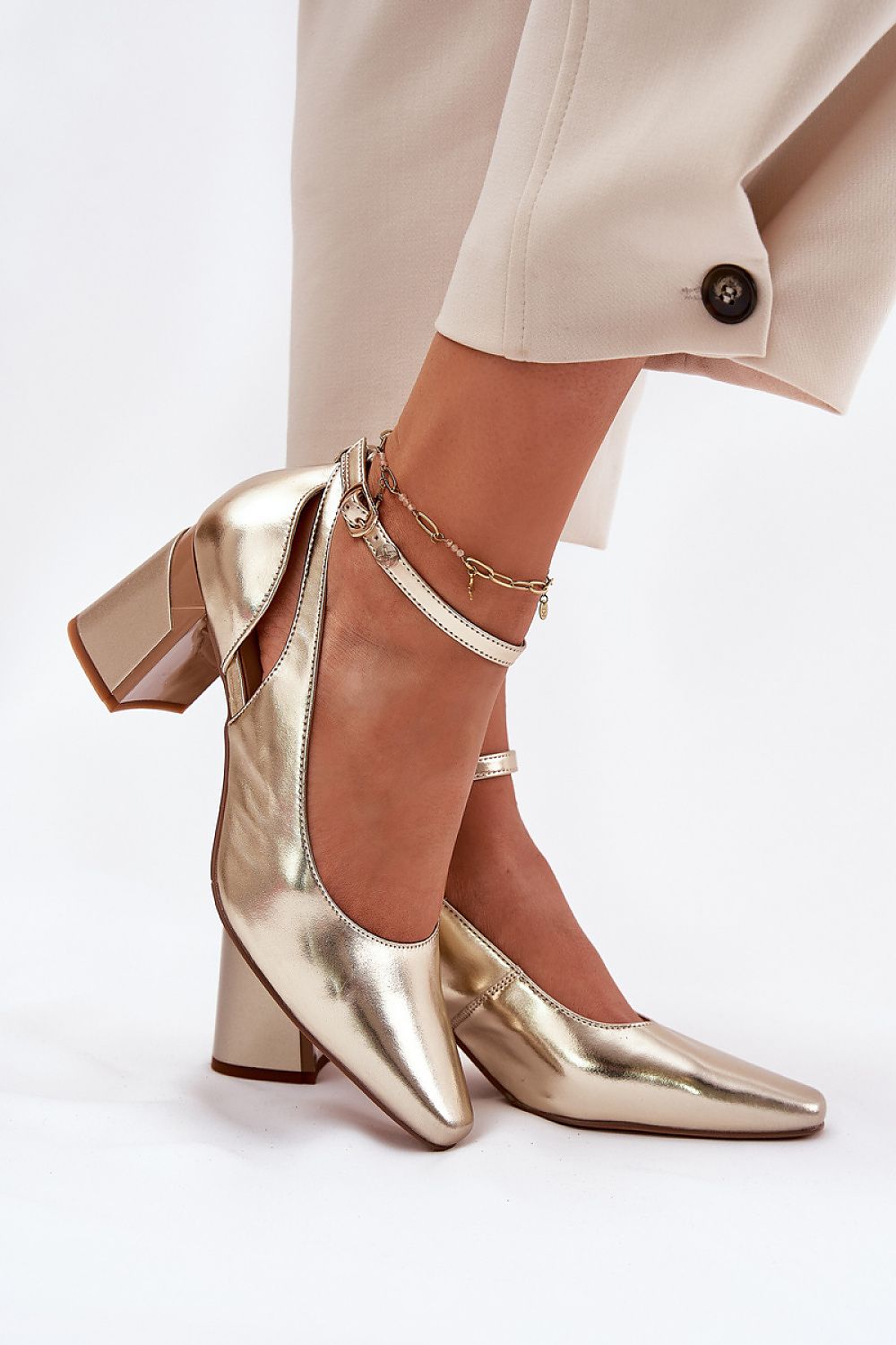  Magassárkú körömcipő model 212997 Step in style 