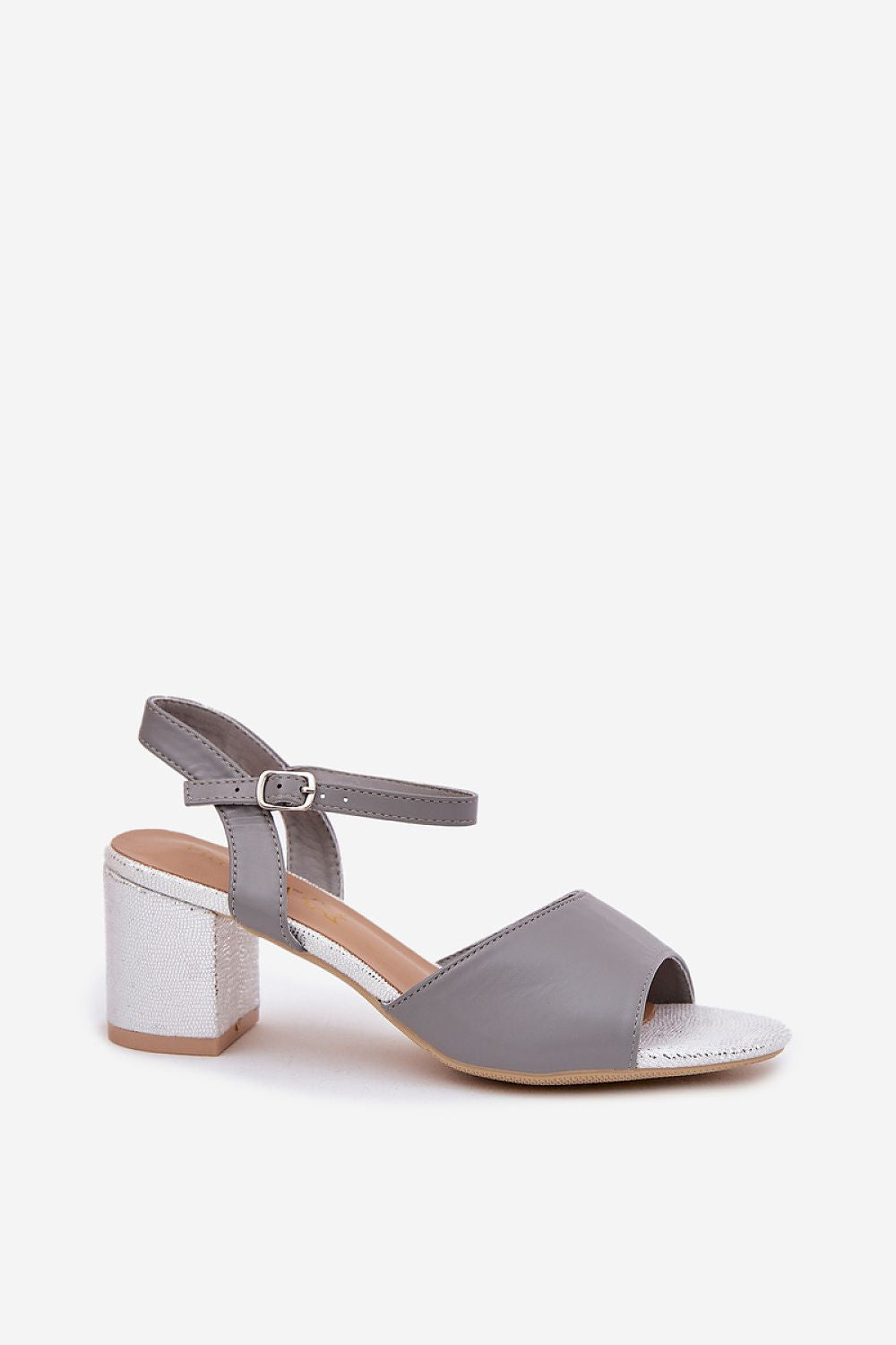  Magassarkú szandál model 213012 Step in style 