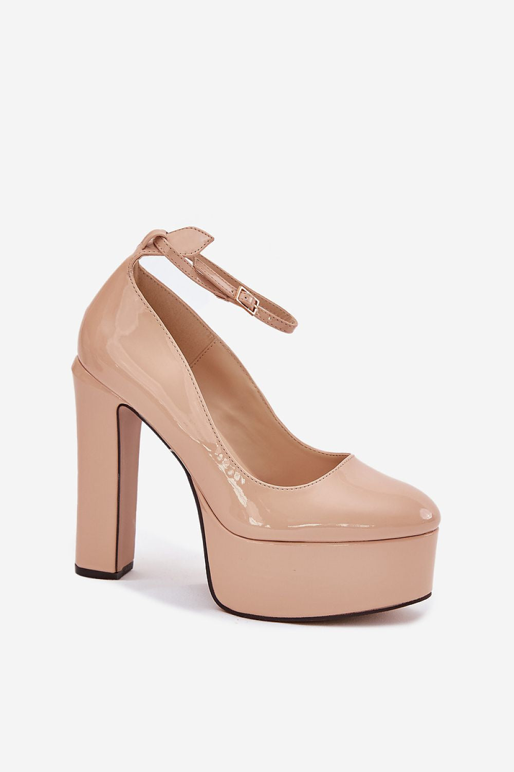  Magassárkú körömcipő model 213886 Step in style 