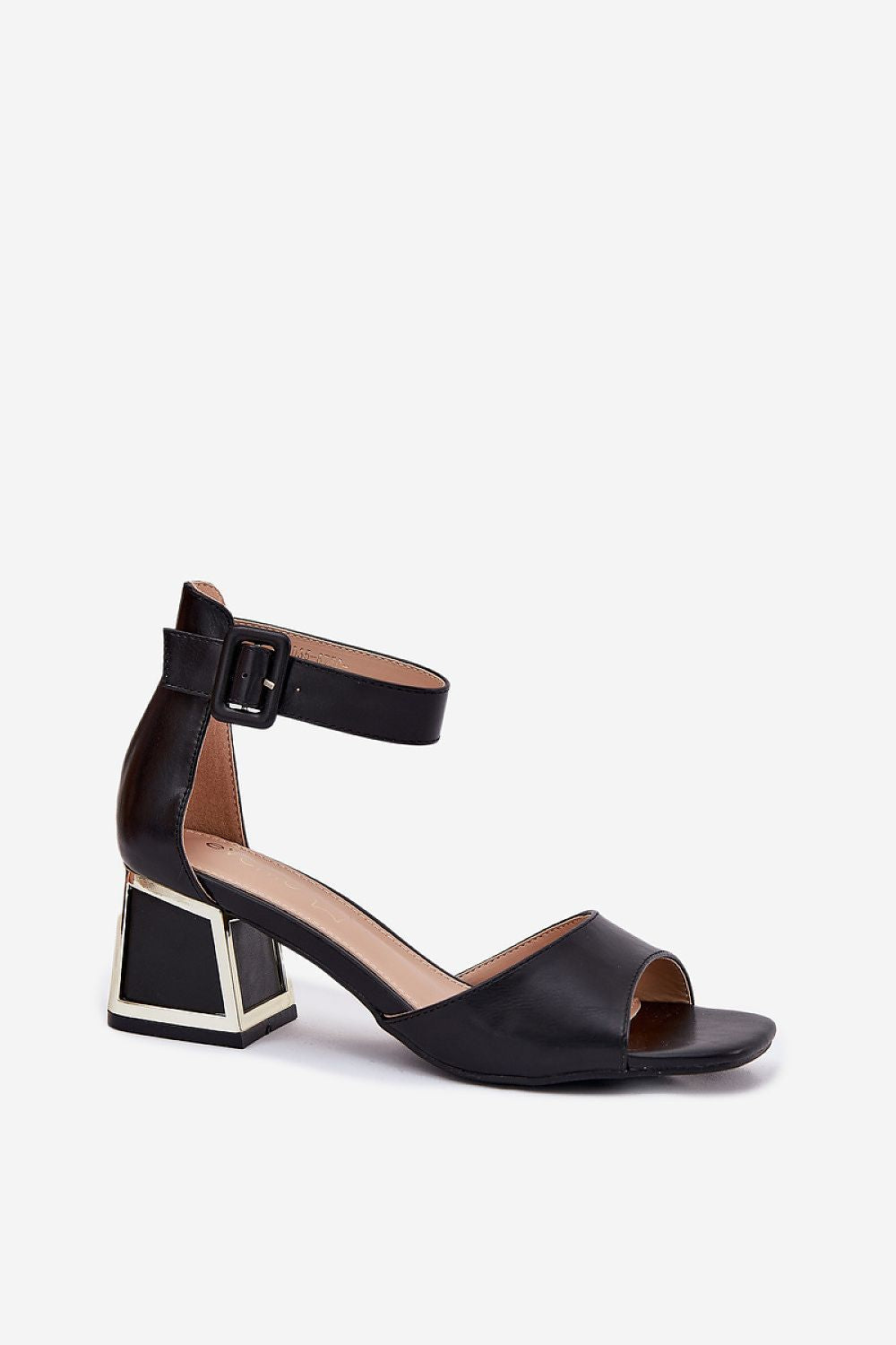  Magassarkú szandál model 213930 Step in style 