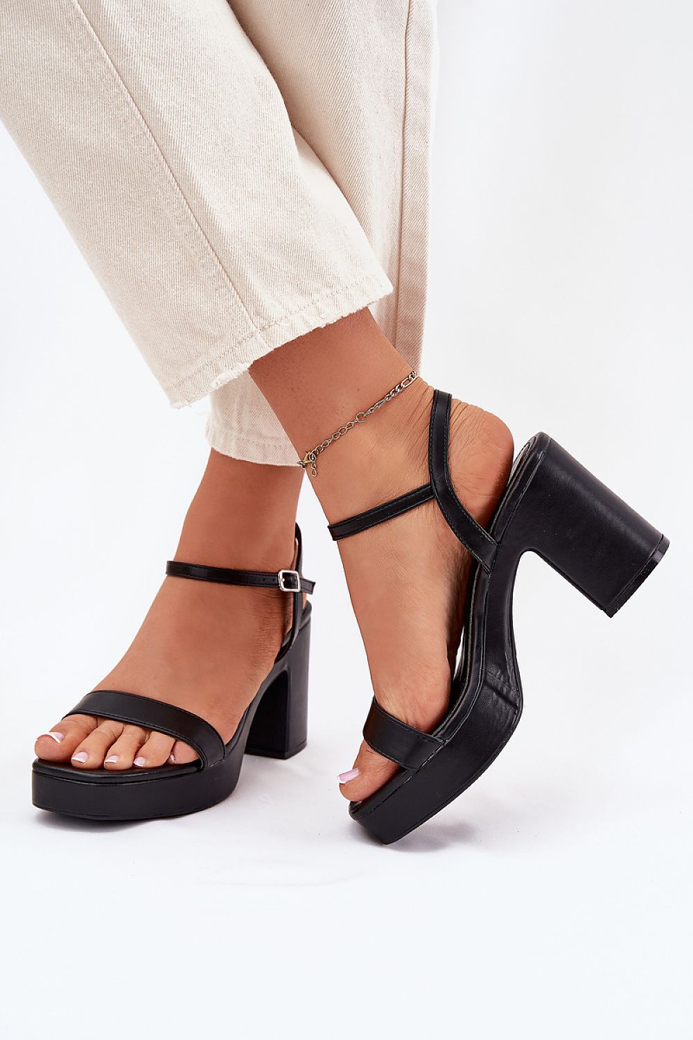  Magassarkú szandál model 214093 Step in style 