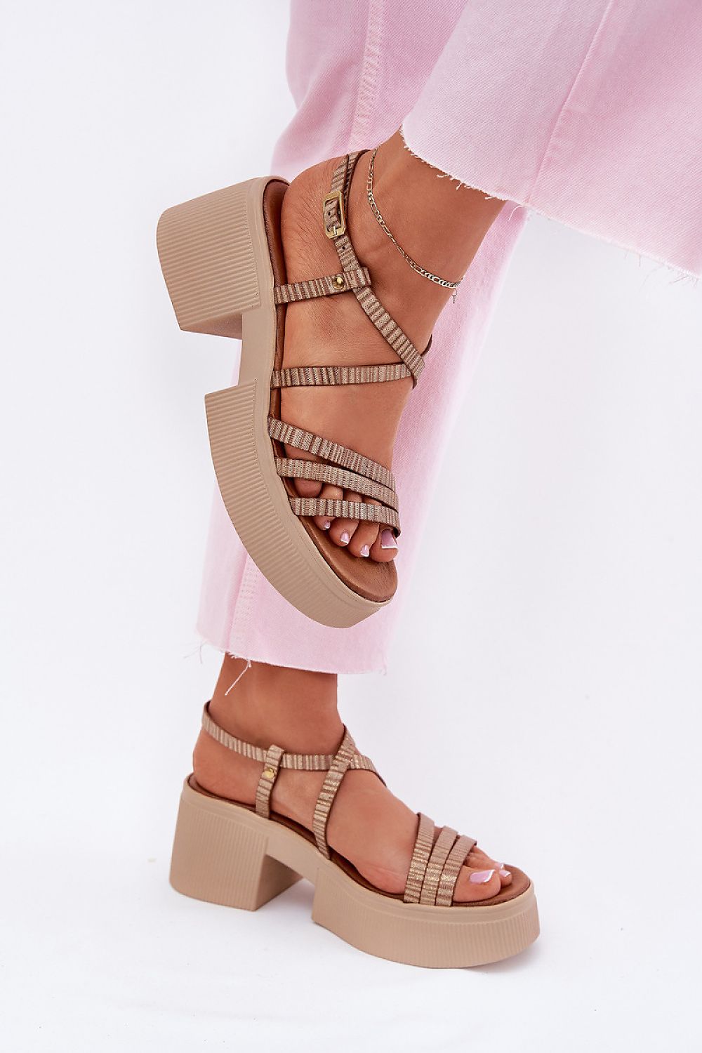  Magassarkú szandál model 214994 Step in style 