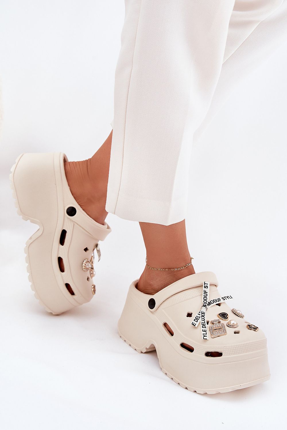  Papucs model 215051 Step in style 