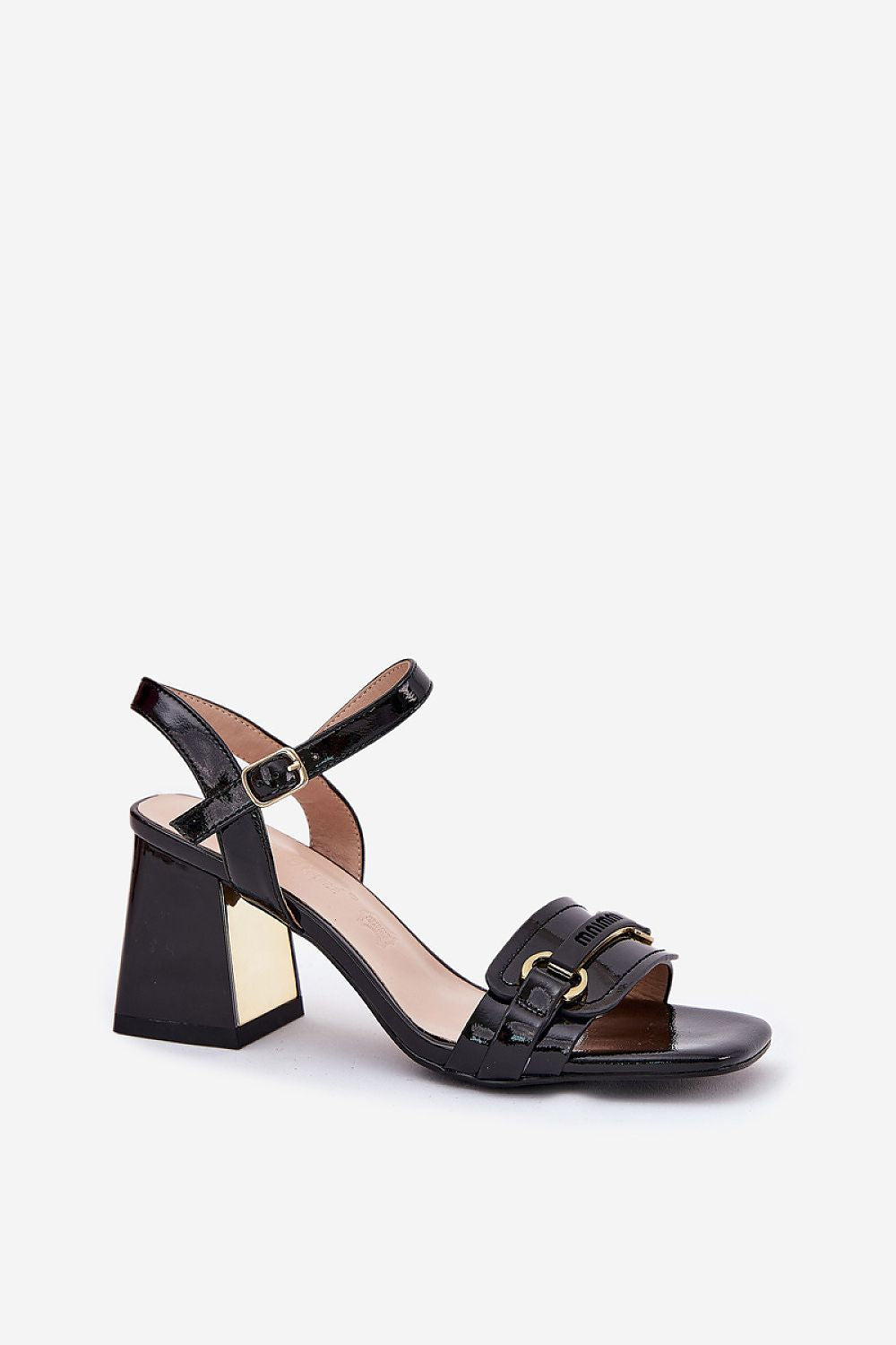  Magassarkú szandál model 215347 Step in style 