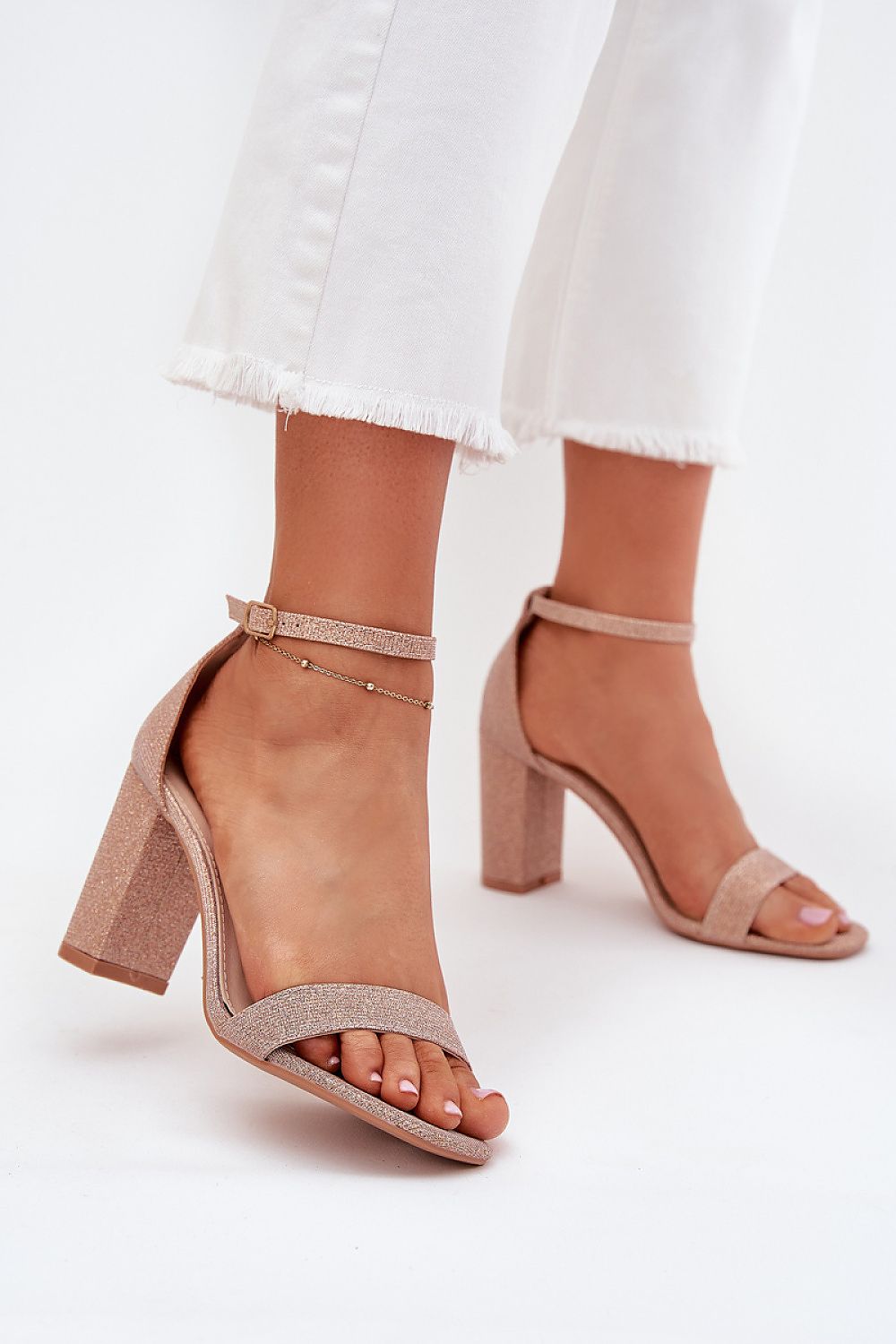 Magassarkú szandál model 215640 Step in style 