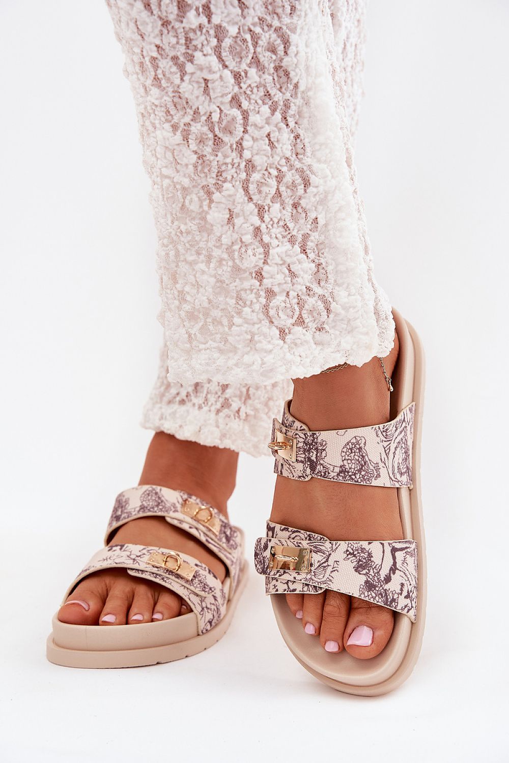  Papucs model 215733 Step in style 