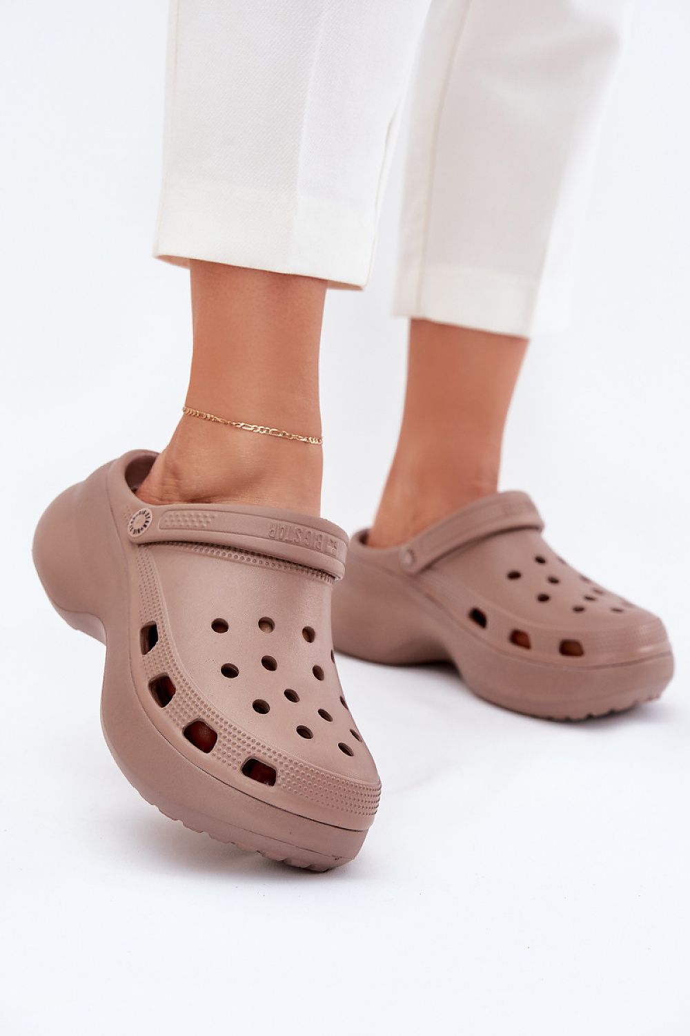  Papucs model 215960 Step in style 