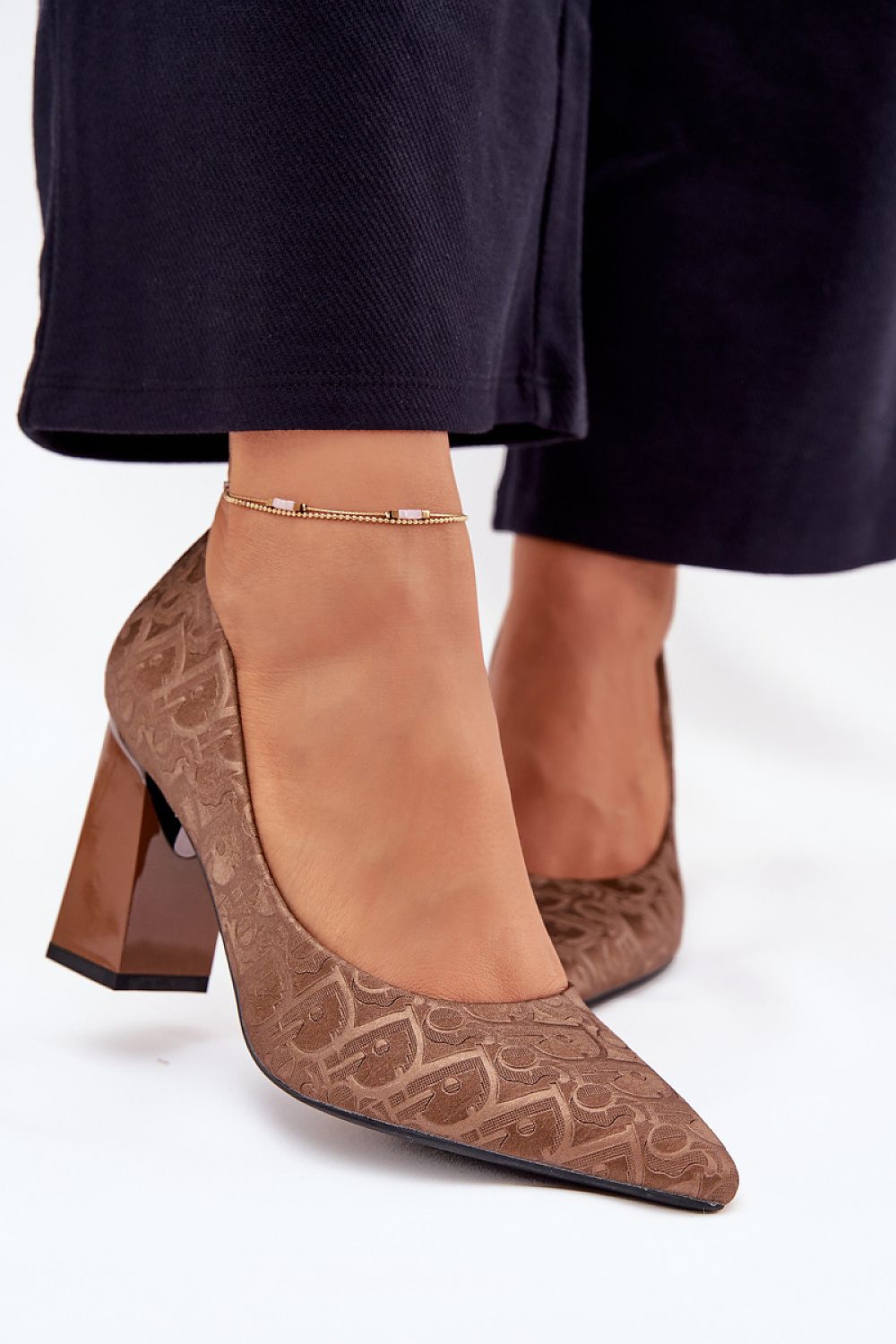  Magassárkú körömcipő model 216309 Step in style 