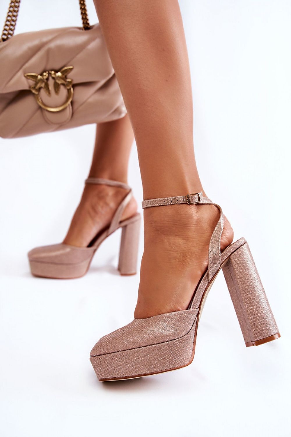  Magassarkú szandál model 173739 Step in style 