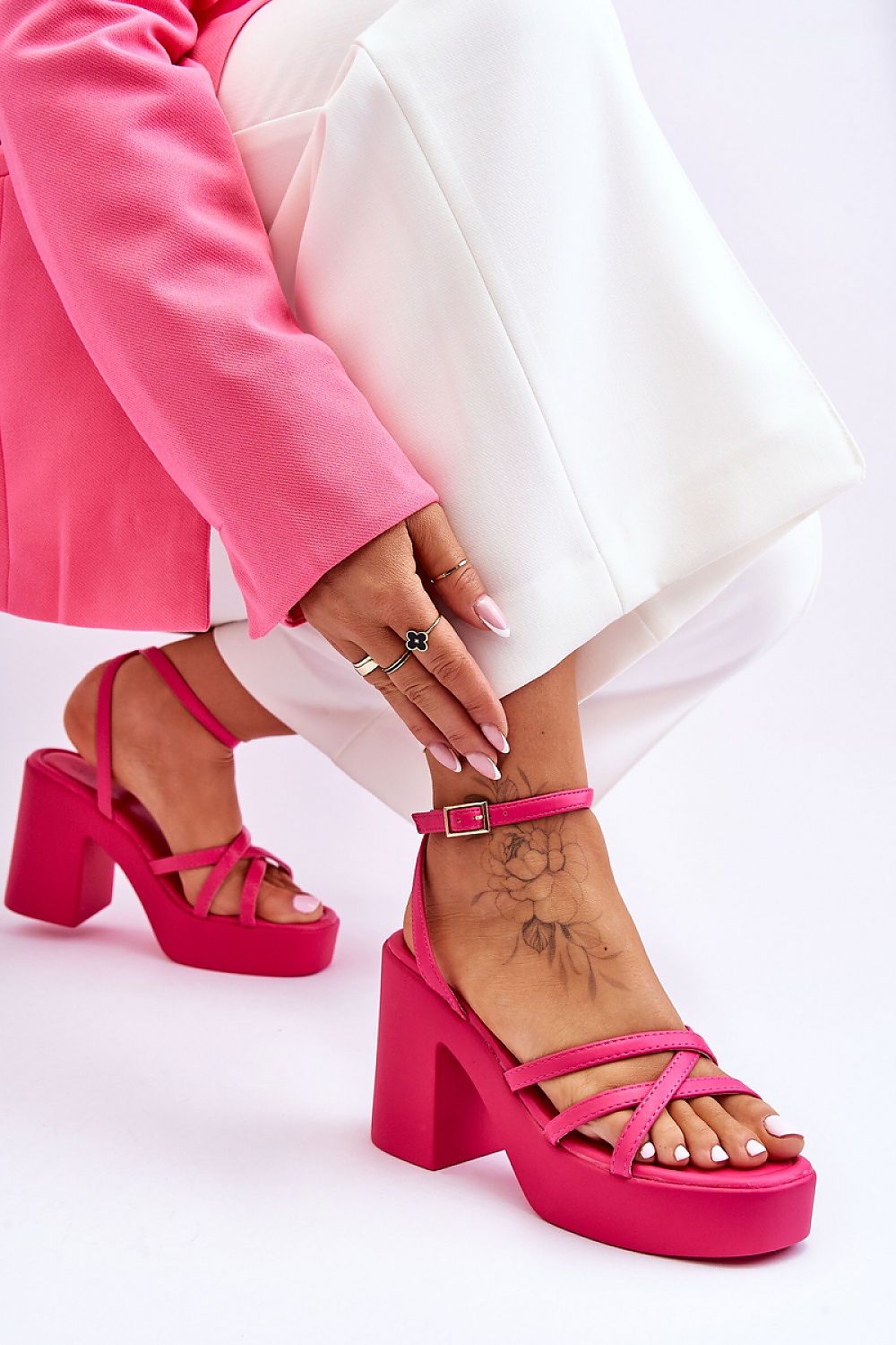  Magassarkú szandál model 180544 Step in style 